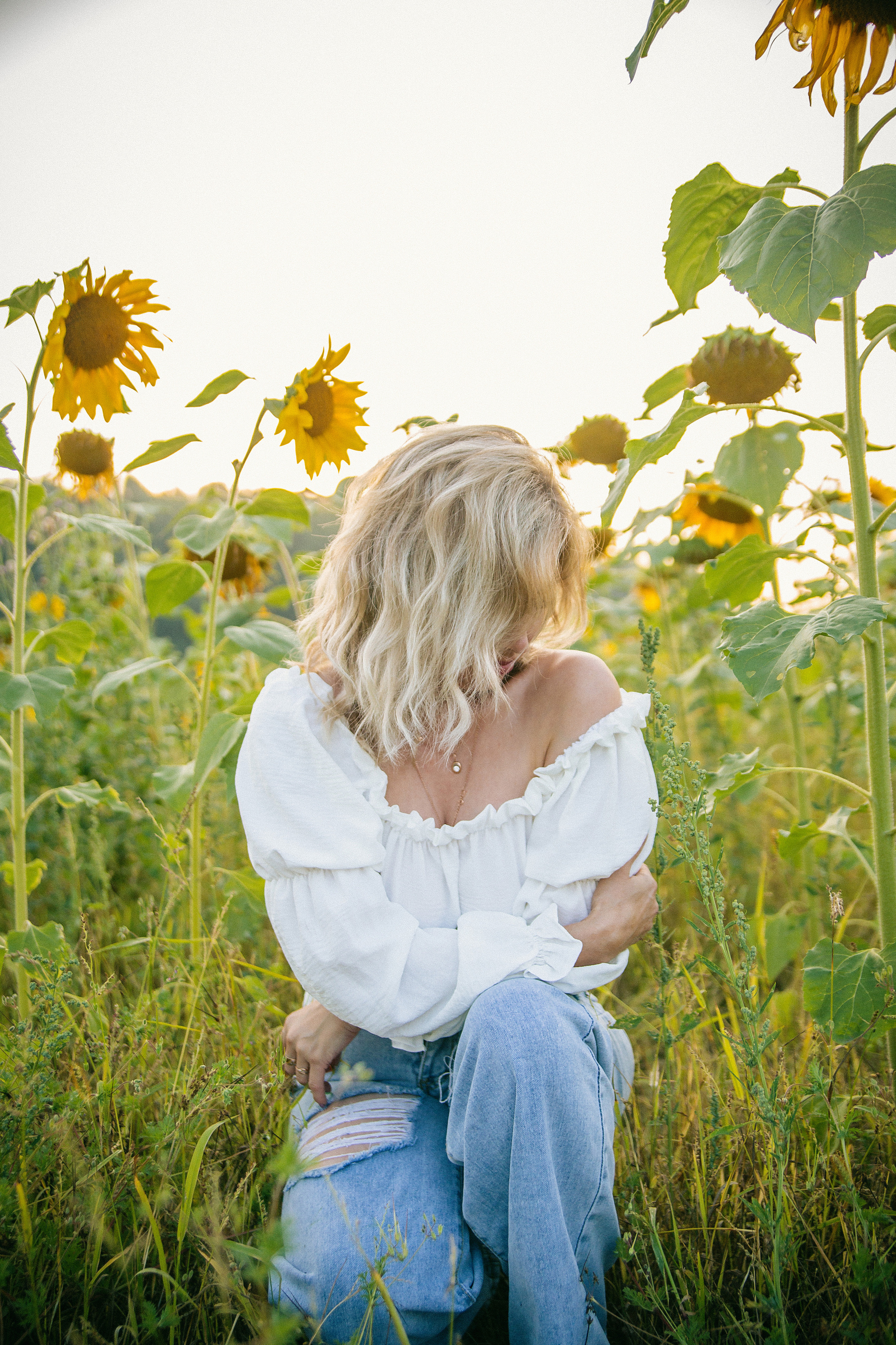 Танюша поле подсолнухи. Выпускные альбомы Искитим, Бердск и Новосибирск Крюкова Елена