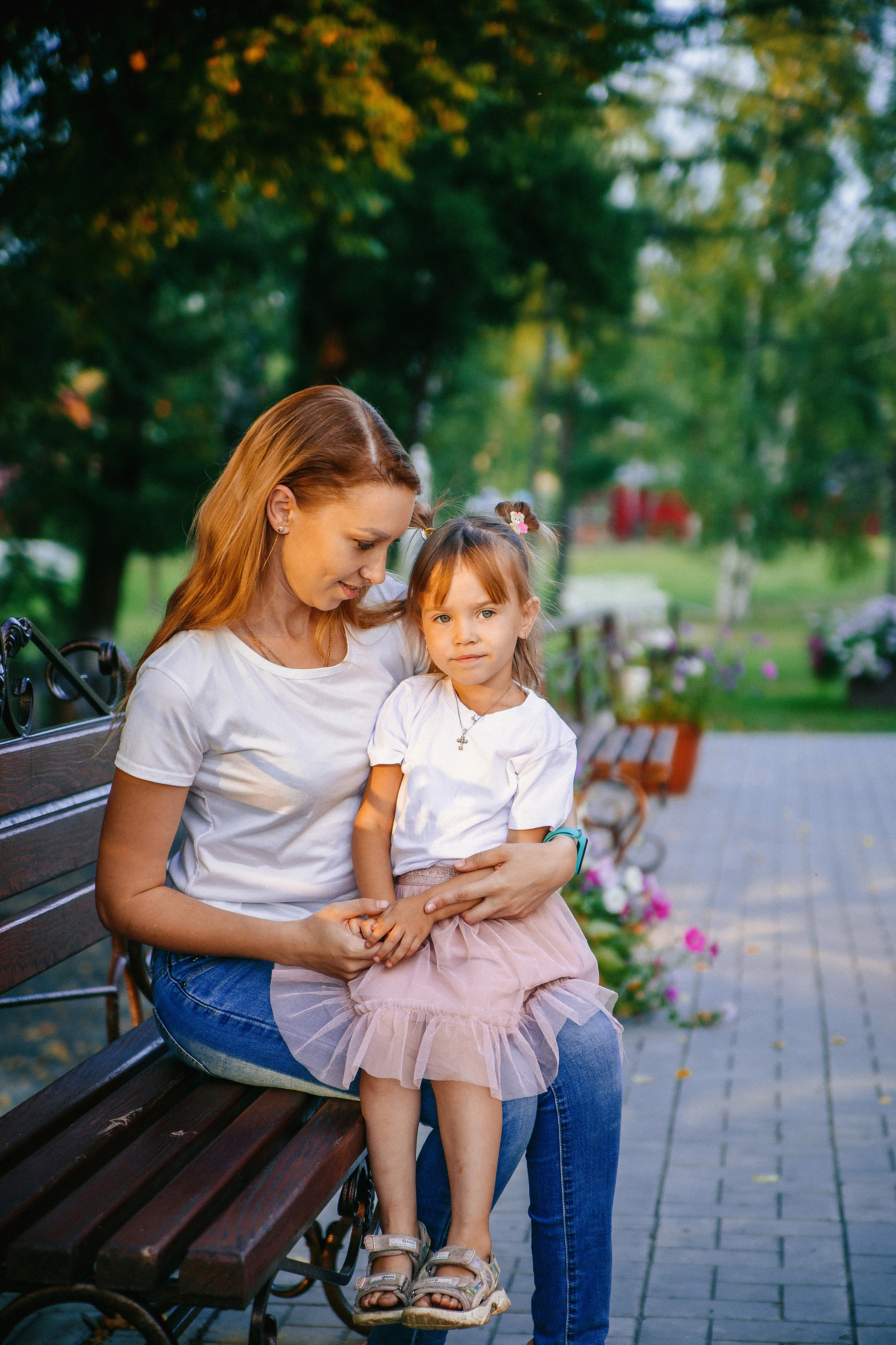 Алена с детьми. Выпускные альбомы Искитим, Бердск и Новосибирск Крюкова Елена
