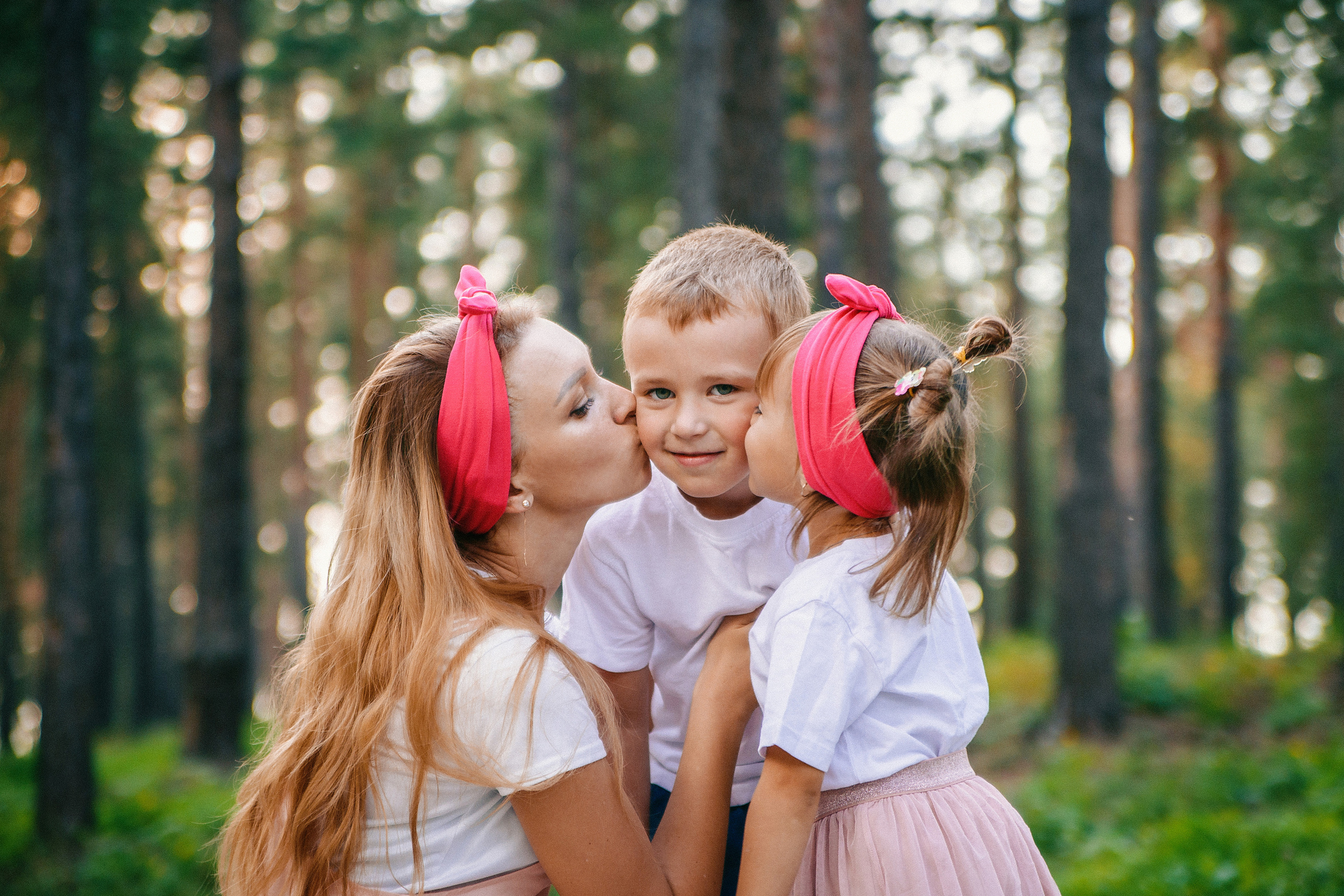 Алена с детьми. Выпускные альбомы Искитим, Бердск и Новосибирск Крюкова Елена