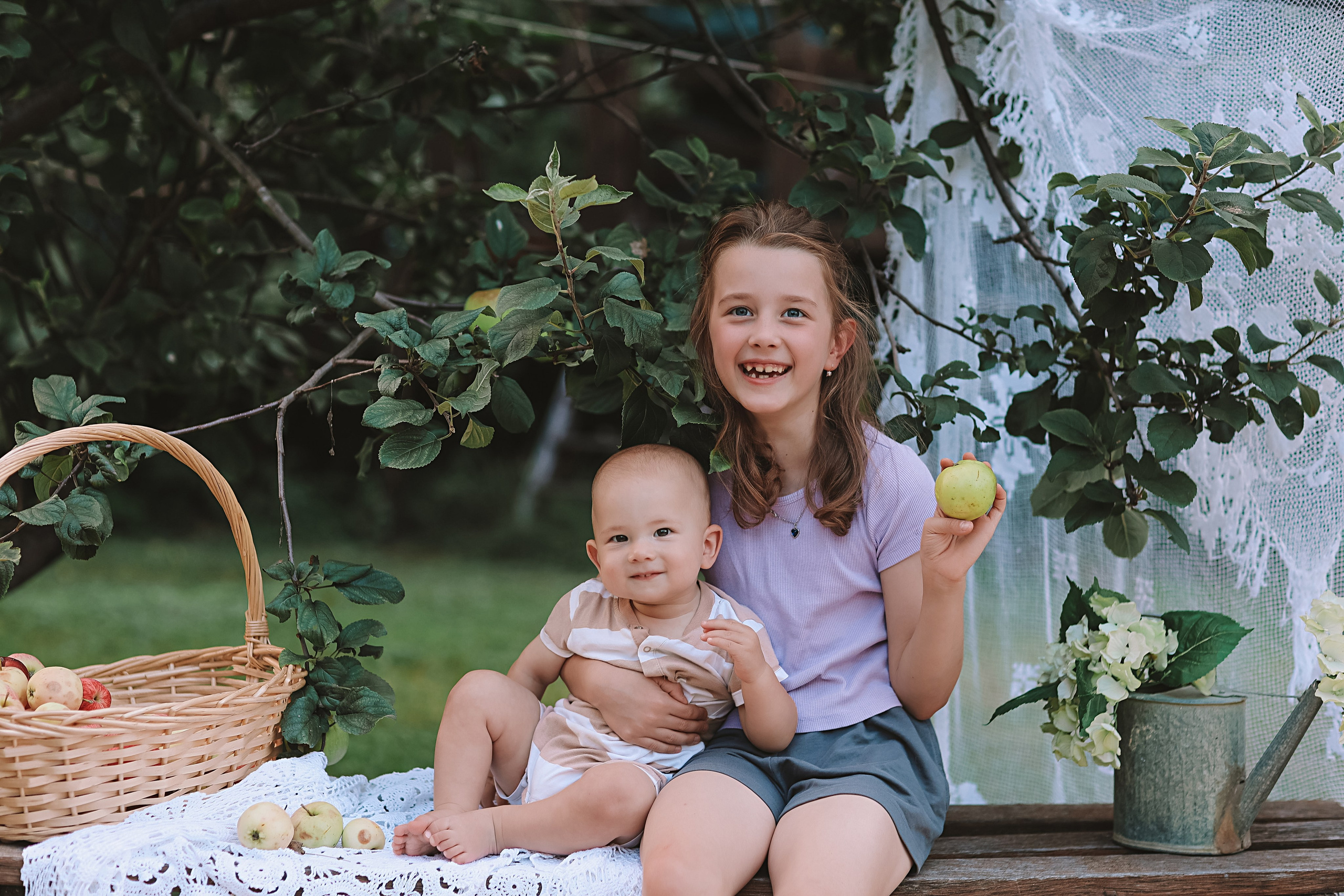 Яблоки. Семейный фотограф Тюмень, фотограф на роды Салмина Мария