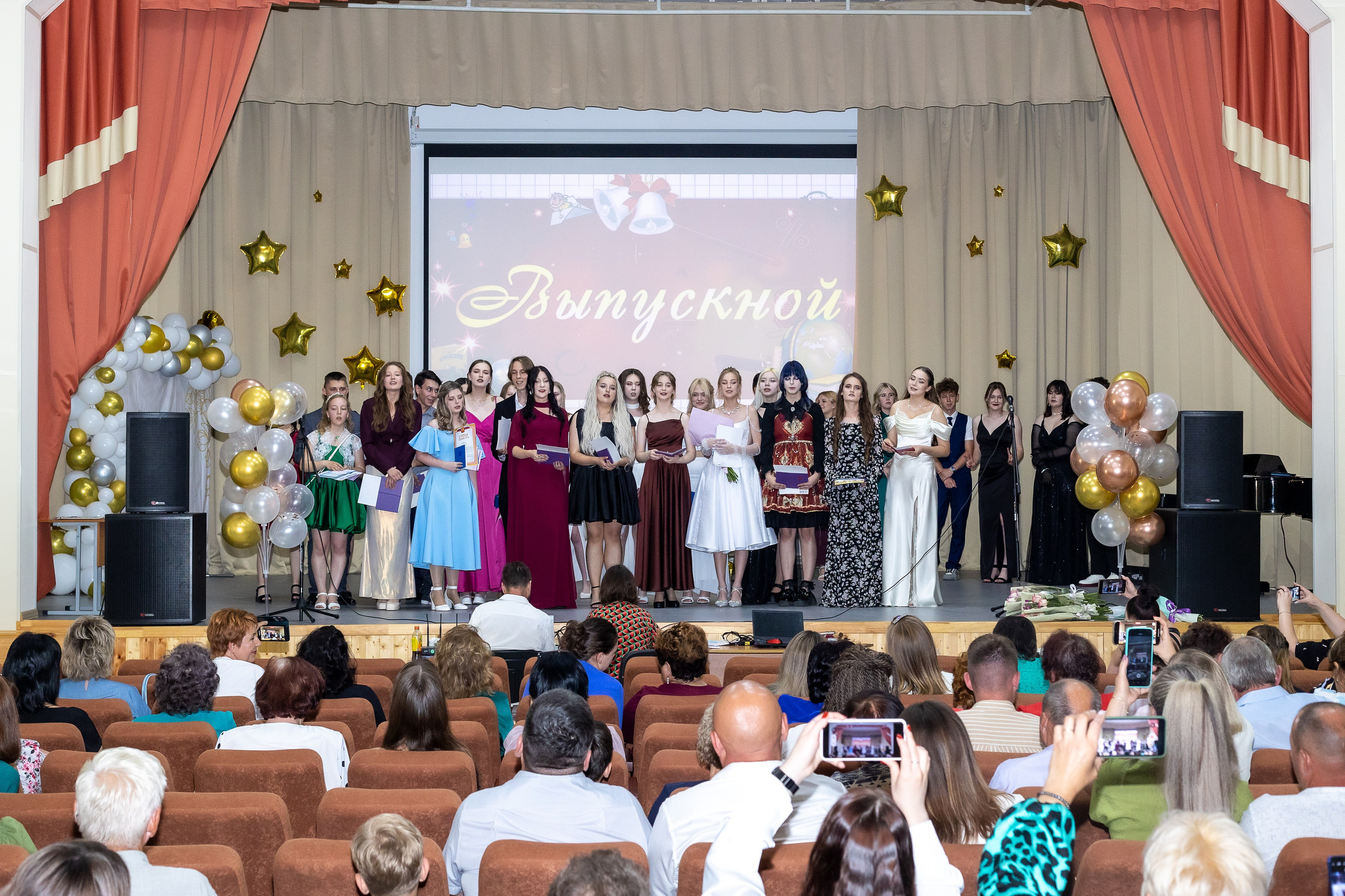 Вручение аттестата 2025. Выпускные альбомы Майкоп, Краснодар Елена Золотарева