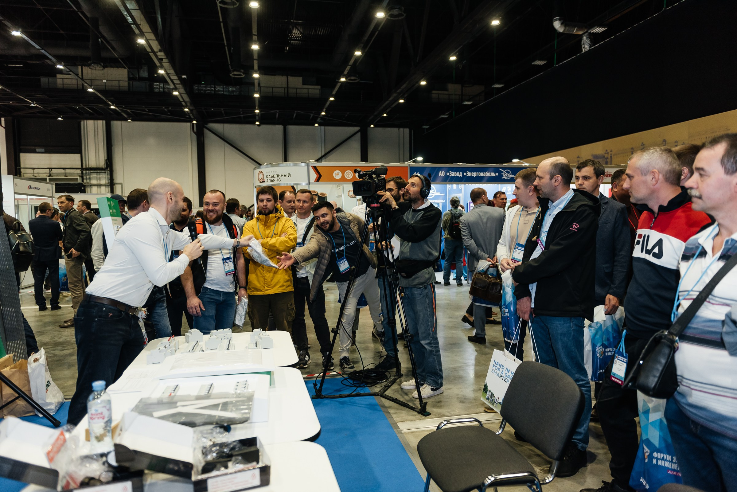 Репортажная съёмка на форуме ЭТМ. Свадебный фотограф в Санкт-Петербурге Венера Ахметова