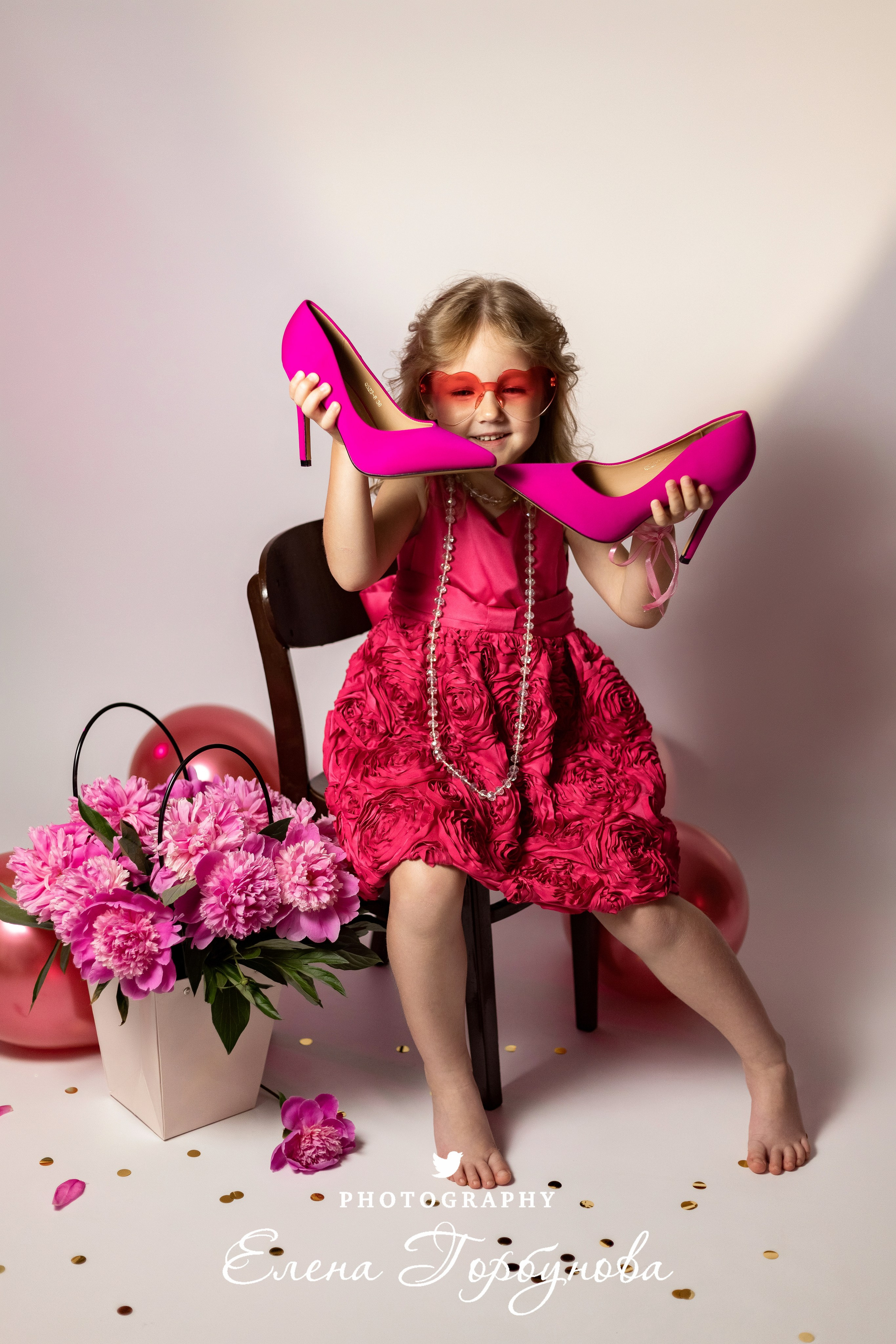 «Модница в розовом» В моей студии. Вероника и Александра. 2024. Фотограф Пермь. Свадьбы. Семья и дети, школа, д. сад. Фотокниги