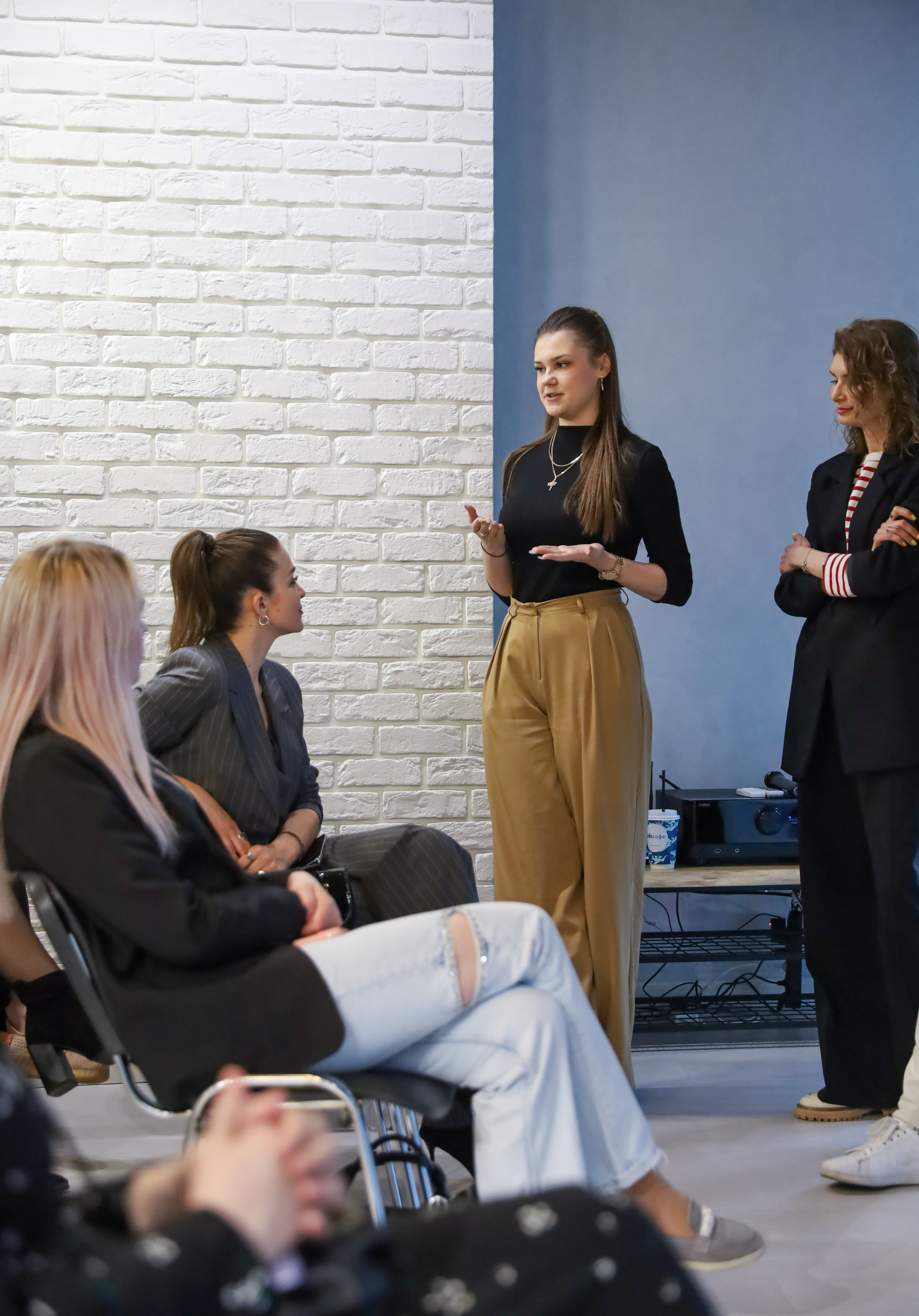 КОНФЕРЕНЦИЯ ВЫПУСКНИКОВ ШКОЛЫ ПРОДЮСИРОВАНИЯ АННЫ НОВИКОВОЙ. Фотограф мероприятий Ирина Каширина