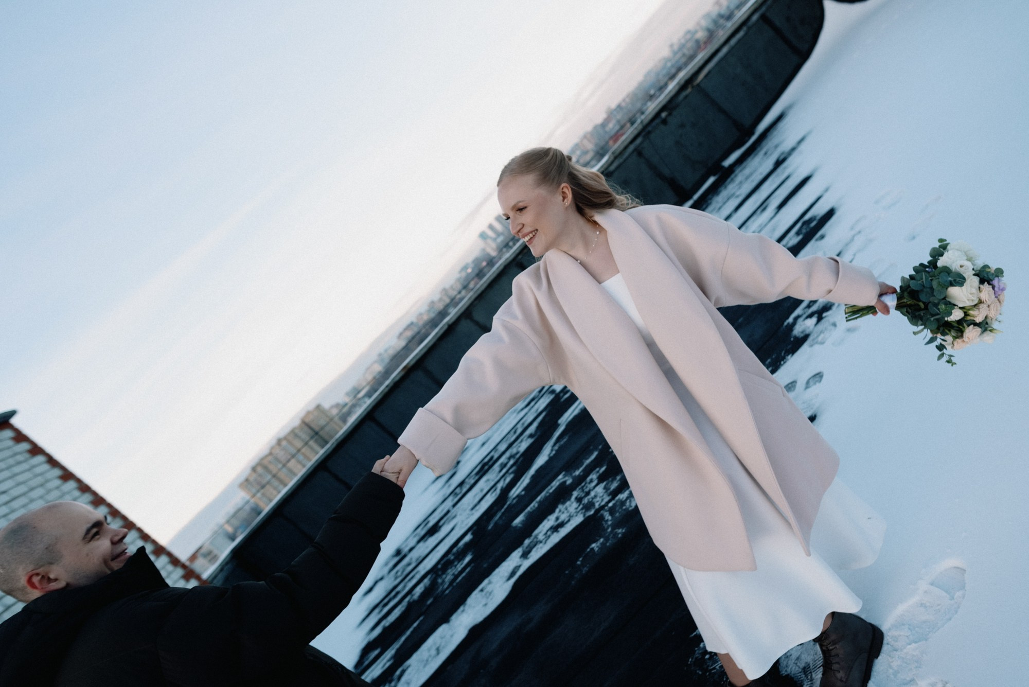 Свадебный фотограф в Тюмени — Фотосессия Максима и Лизы на крыше и в студии. Портретный фотограф Тюмень Дарья Мустафина