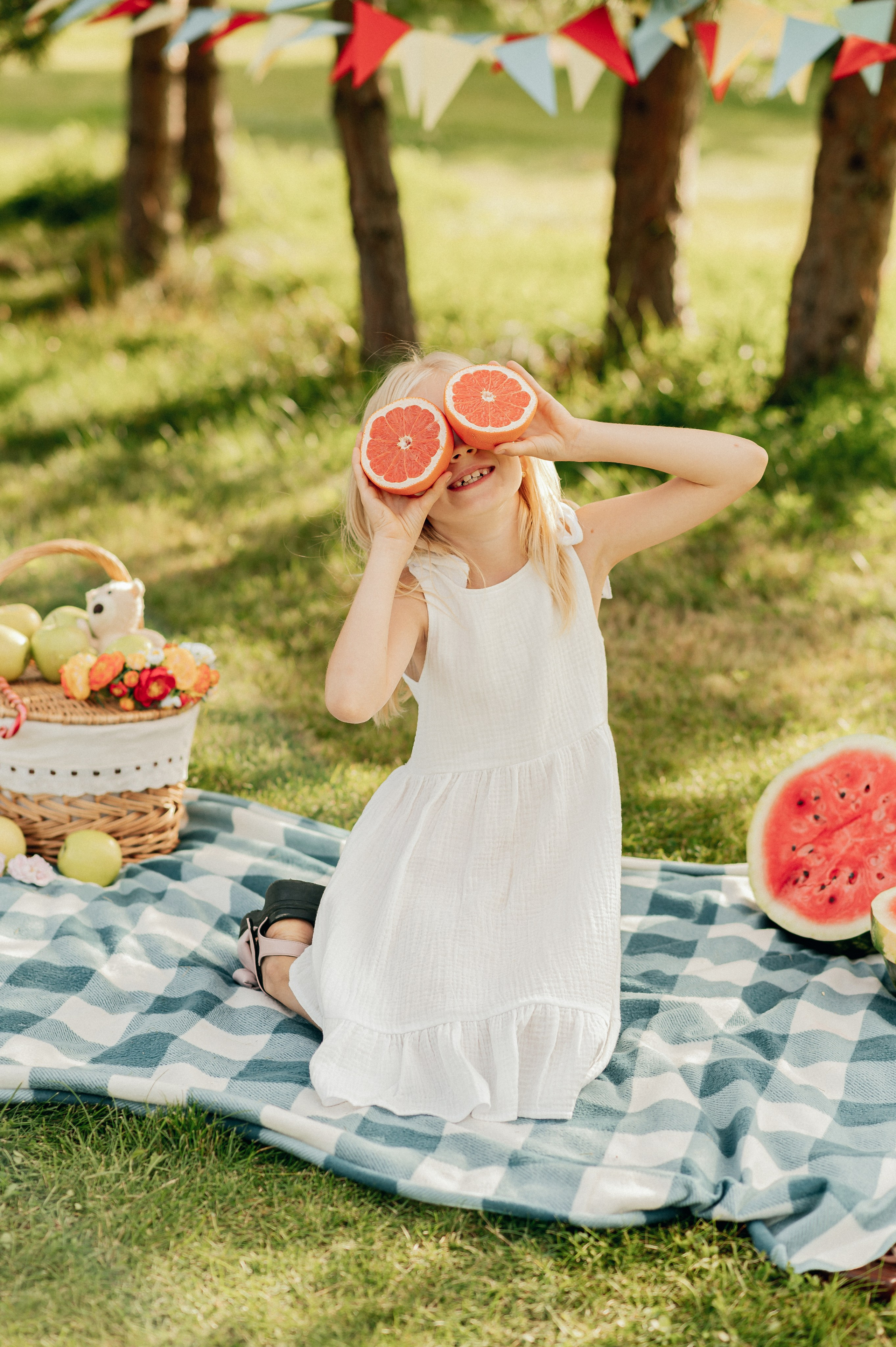 ЛЕТО. ПАРК. АРБУЗ. Профессиональный репортажный, коммерческий фотограф в Санкт-Петербурге