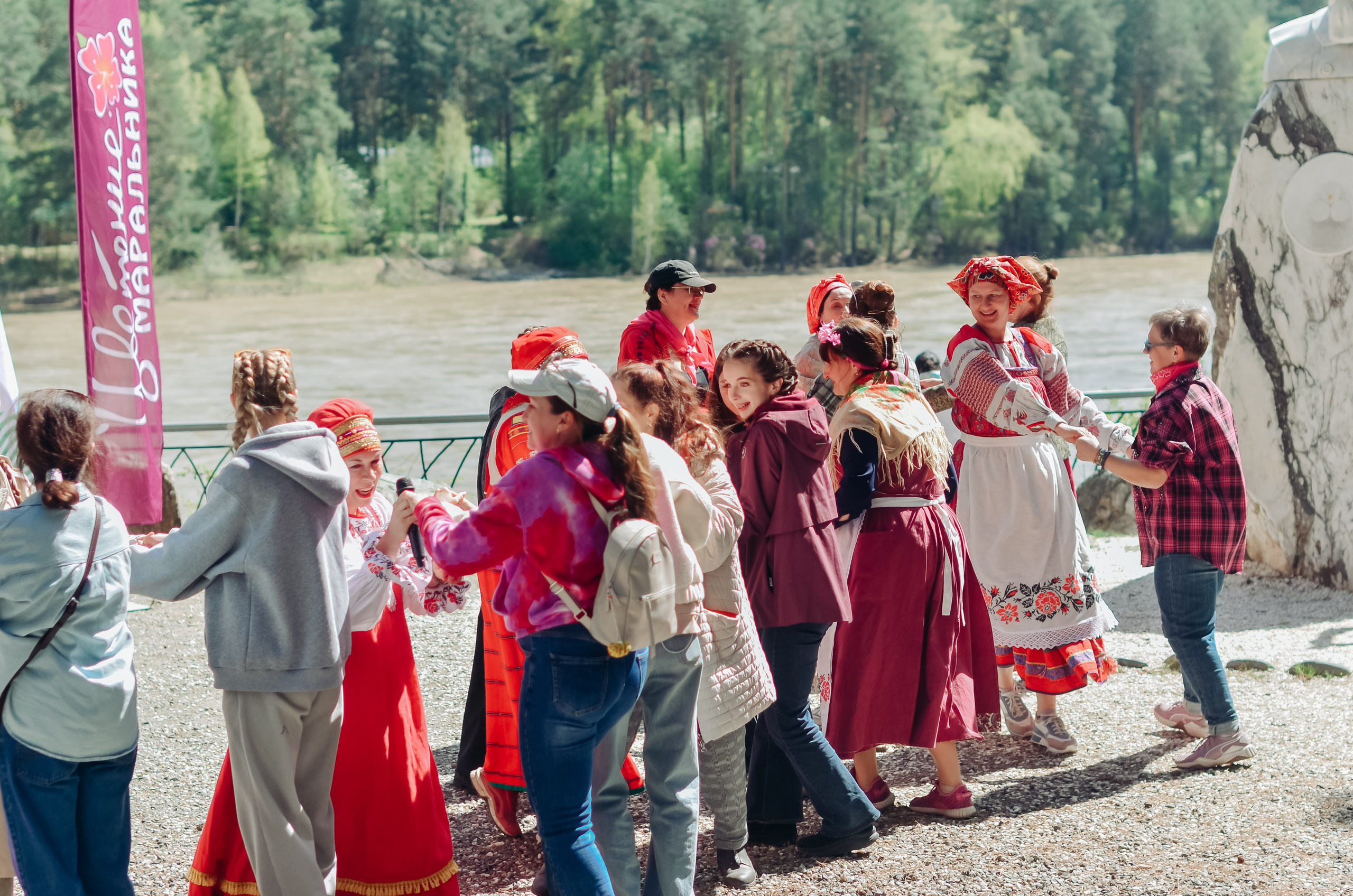 Фестиваль «Цветение Маральника на Алтае 2025». Фоторепортаж. Денисова Аля — фотограф для парных съемок и индивидуальных историй в Барнауле