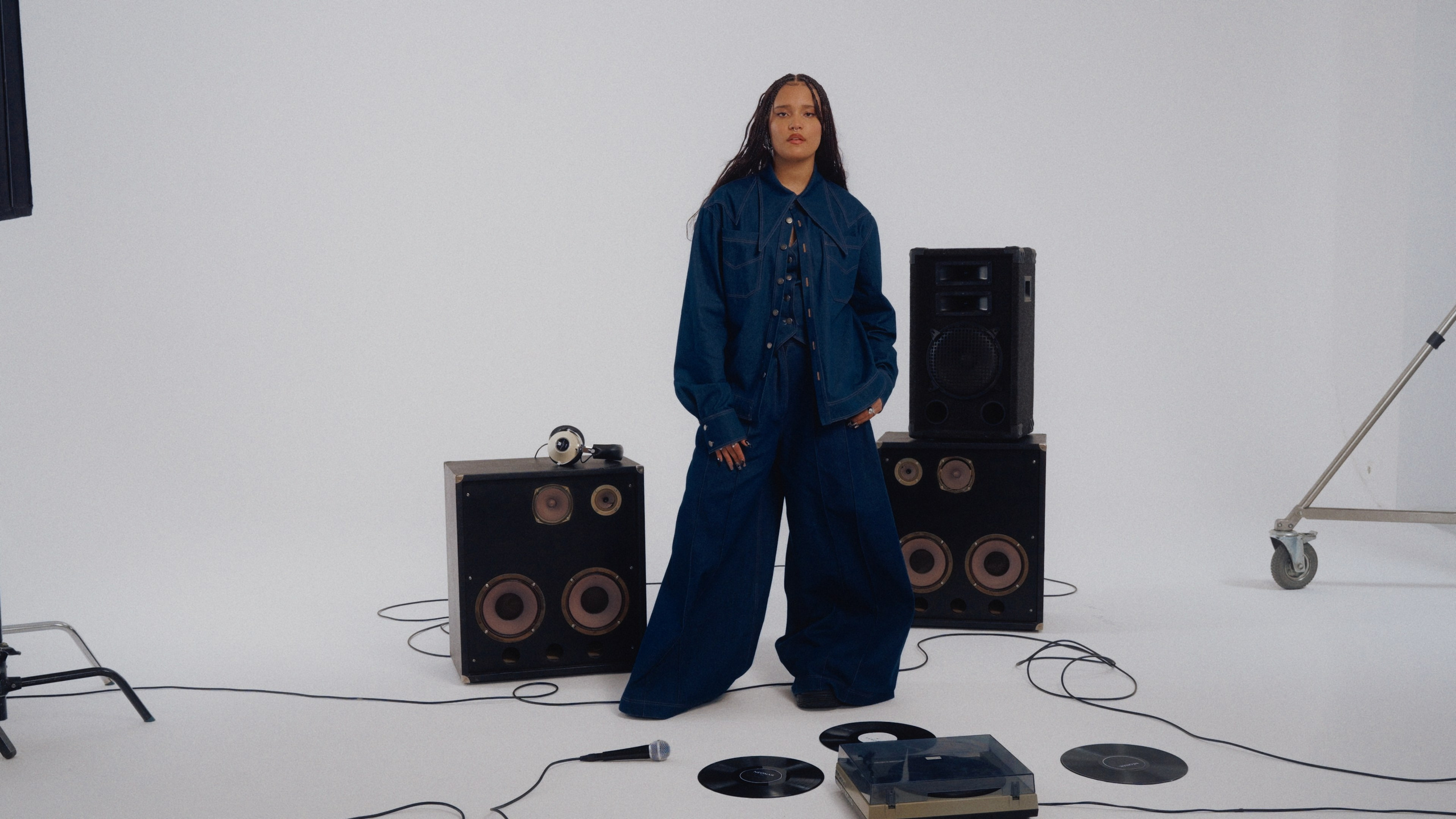 NEONAIL x SARA JAMES. Колорист Кирилл Сокуренко