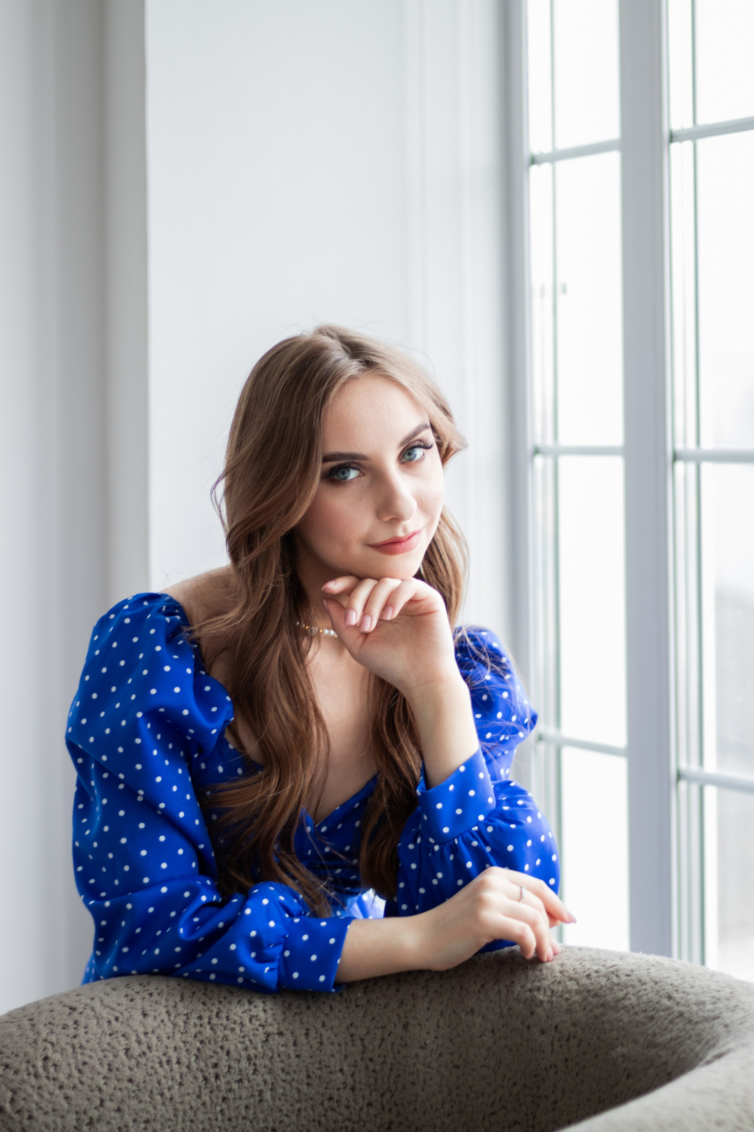 Индивидуальная студийная фотосессия девушки в двух образах в городе Томск