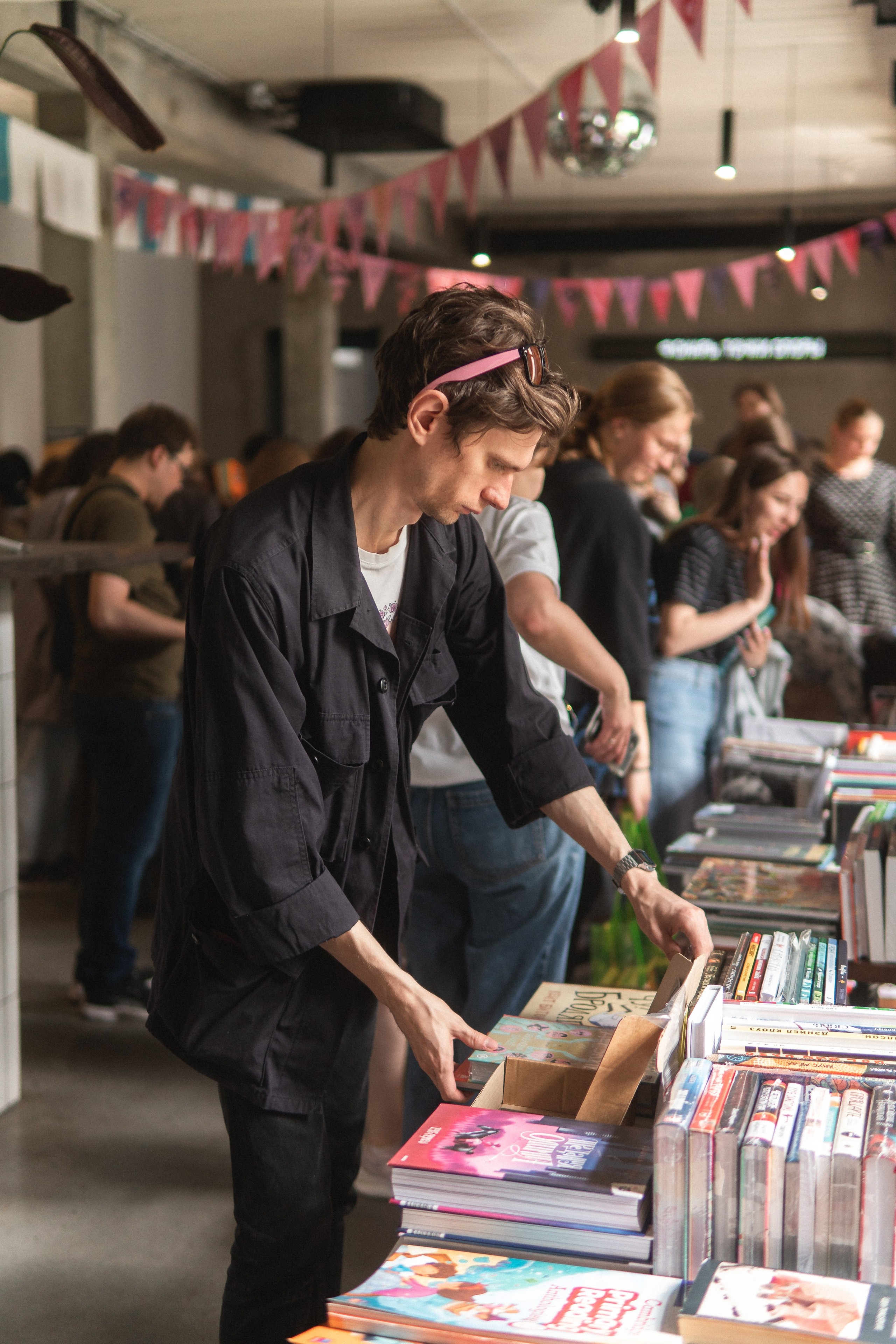 Благотворительный книжный маркет «ФОНАРЬ». Портретный и репортажный фотограф в Воронеже: Анастасия Пузикова