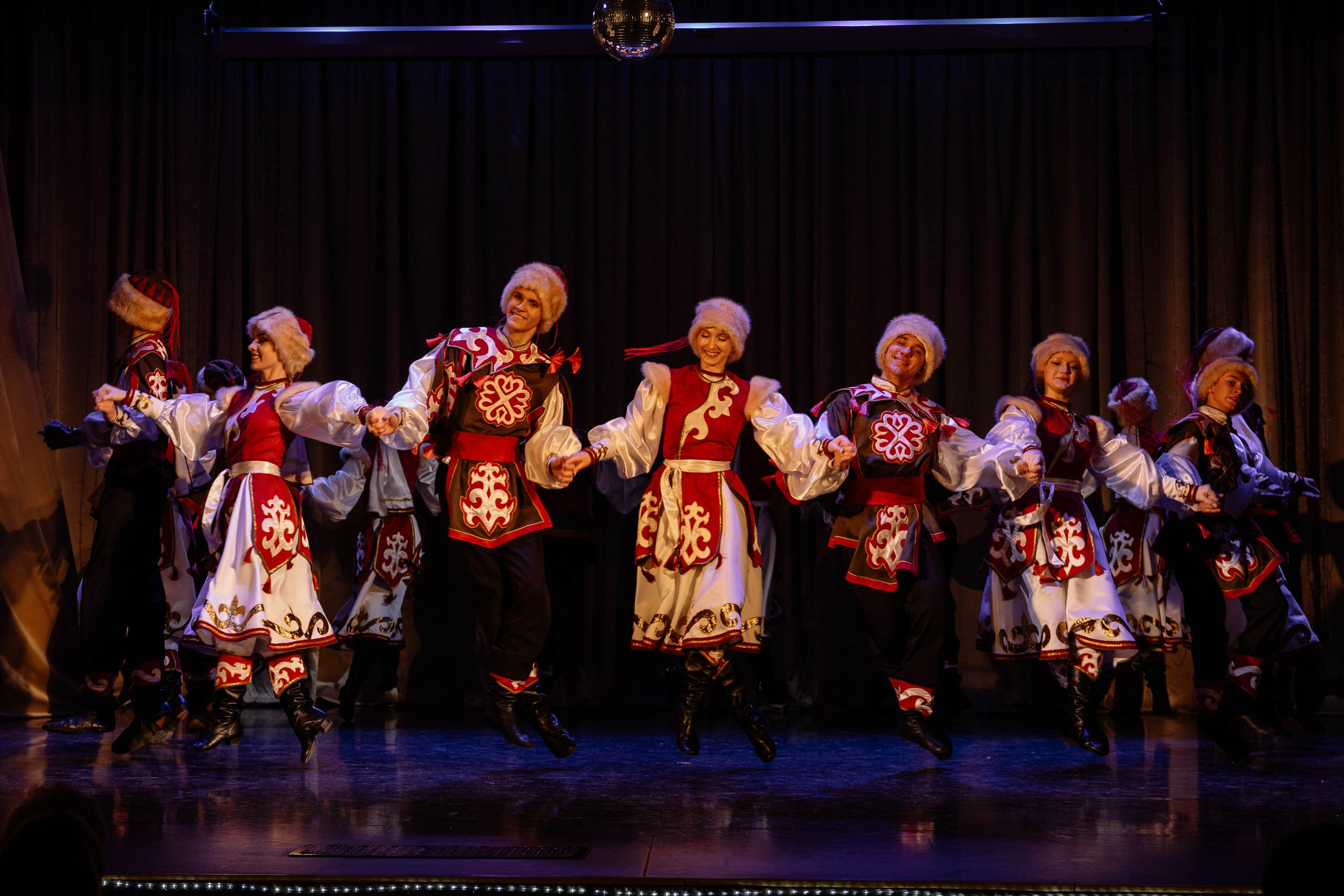 Сибирские узоры ДК Ефремова. Фотограф Юлия Мальцева