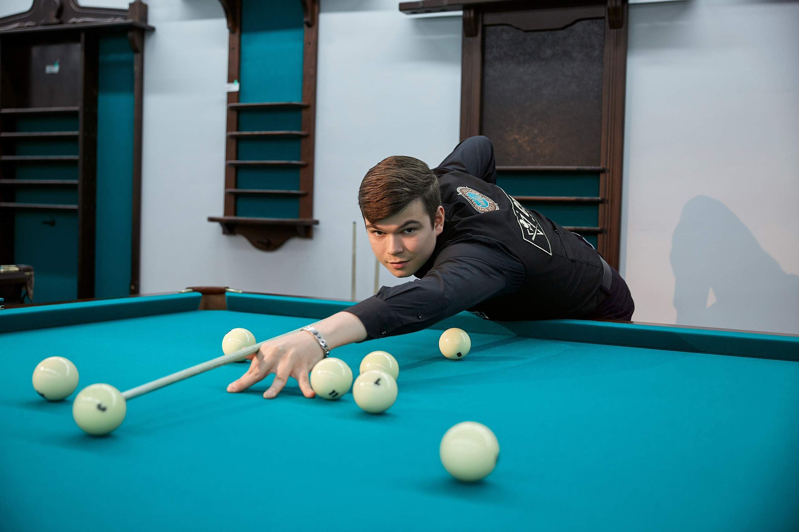 Семён За́йцев — российский профессиональный игрок в русский бильярд, мастер спорта России международного класса. Фотограф ваших самых ярких событий в Москве и СПБ. Збронская Юлия