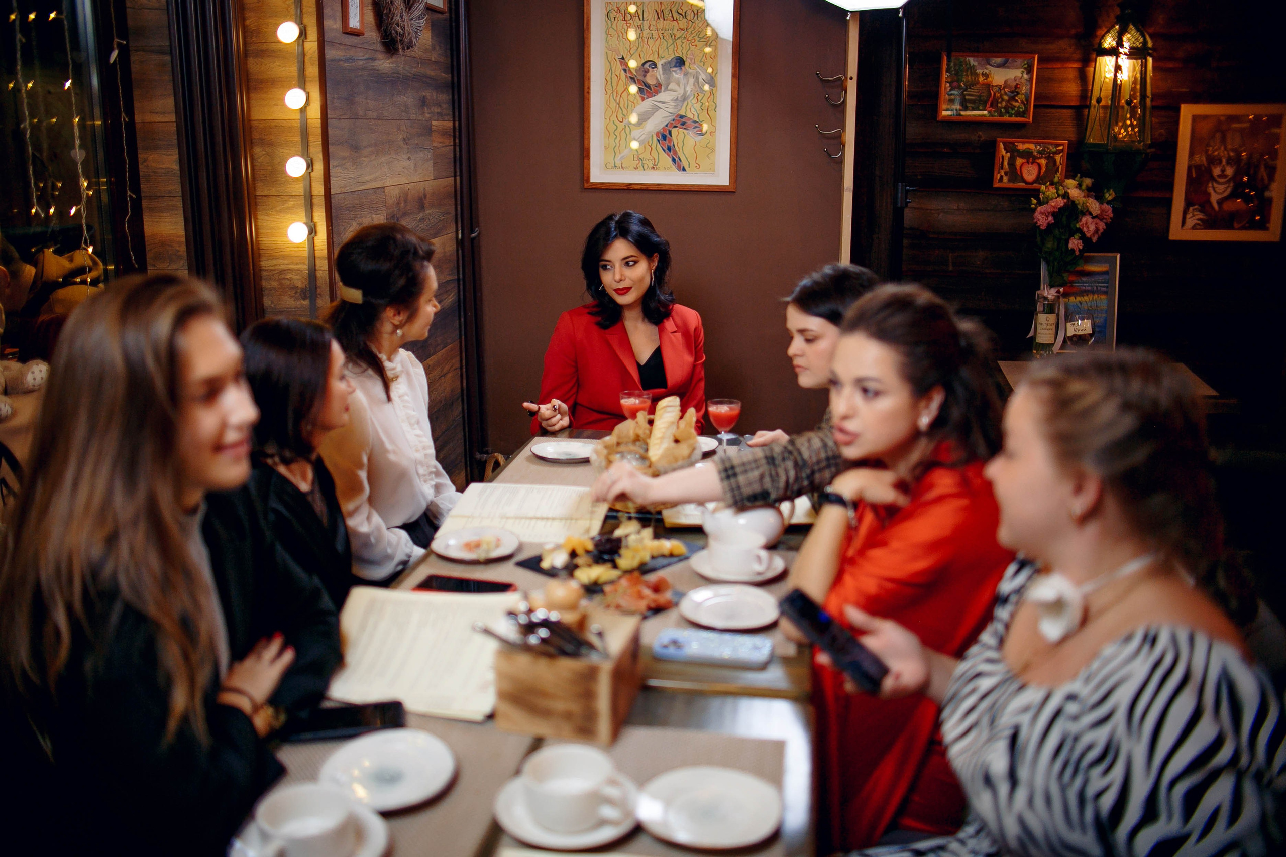 Встреча в «Local Wine Bar». Ваш репортажный фотограф Артемий Антонов