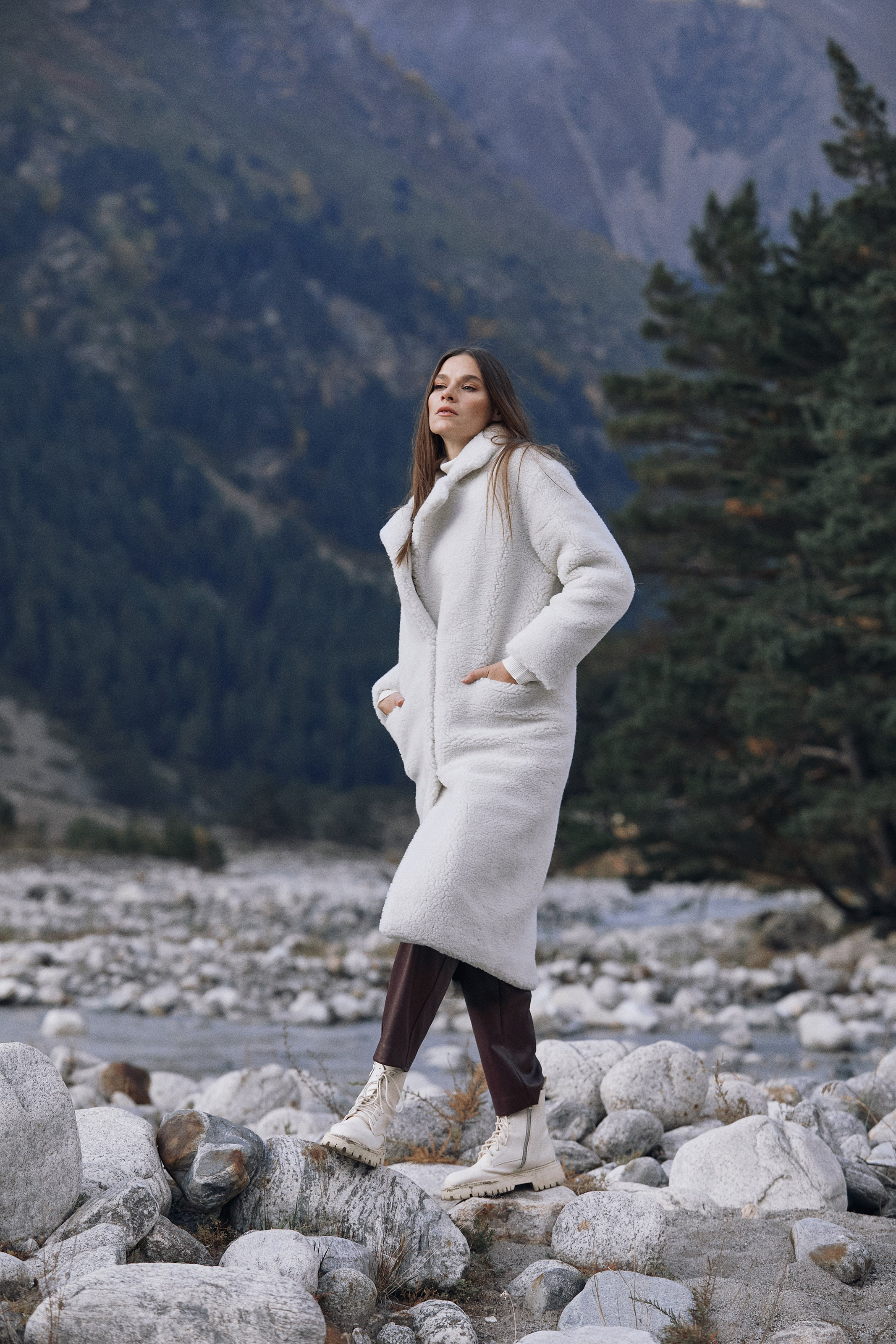 Fashion-продакшн — выездные съемки для брендов. Фотограф Продюсер в горах КБР / Москва  Нальчик Горы