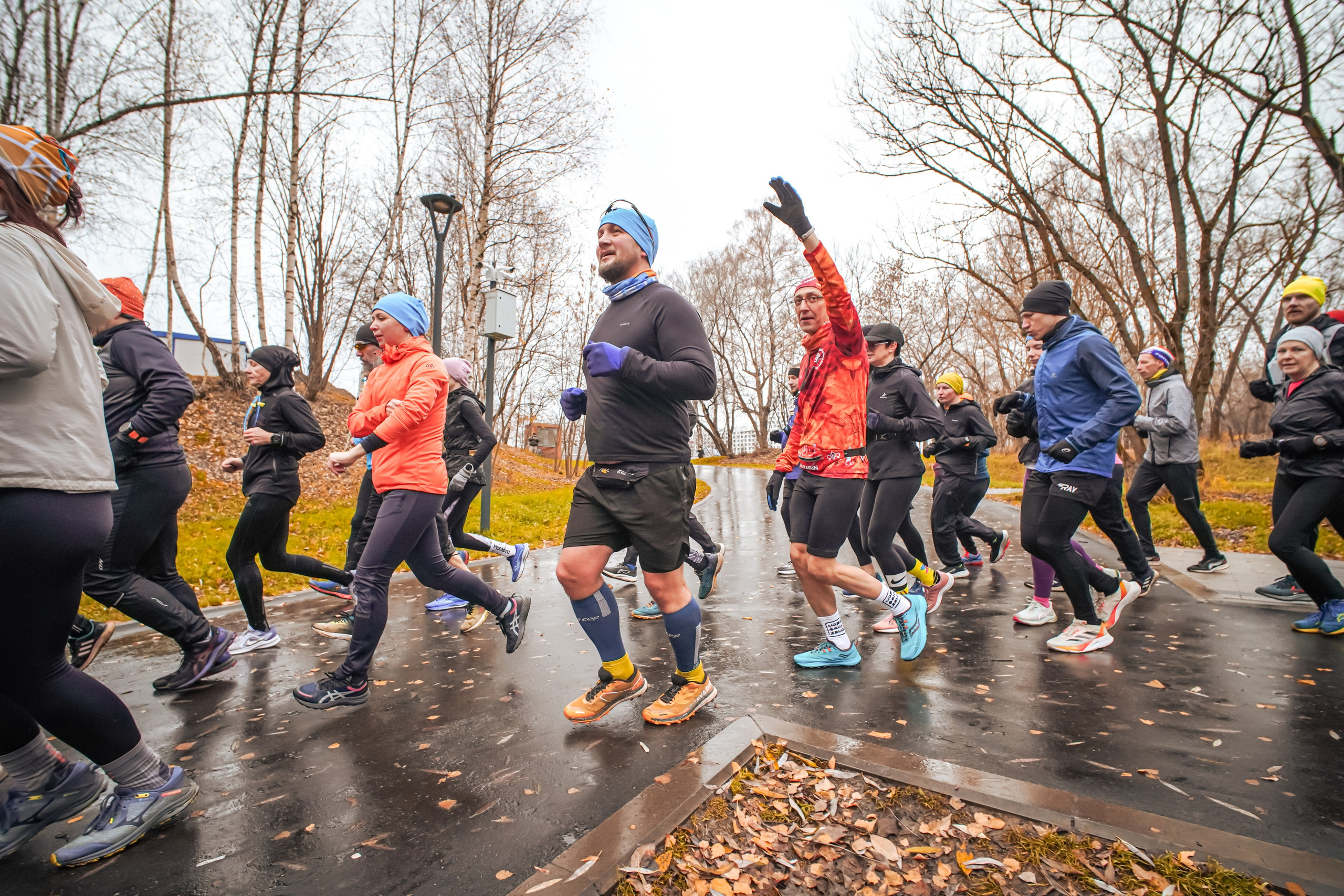 #марафонудома #яuzarun 2024 2-я петля, группа 6:30. Роман Капилюшов. Бег. Фото. Видео. г. Люберцы