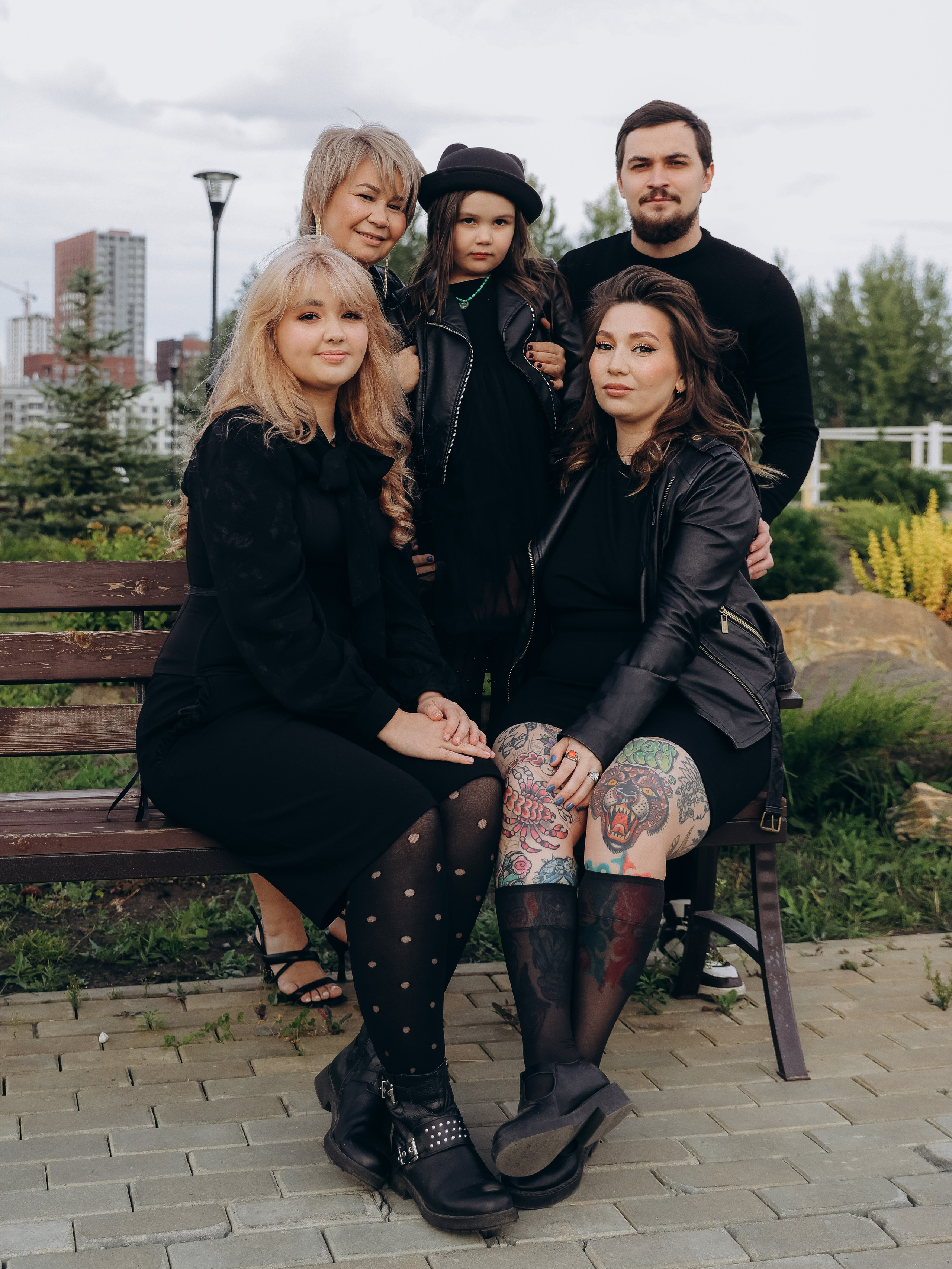Семья в черном. Мультифотограф Динара Ахмедзянова