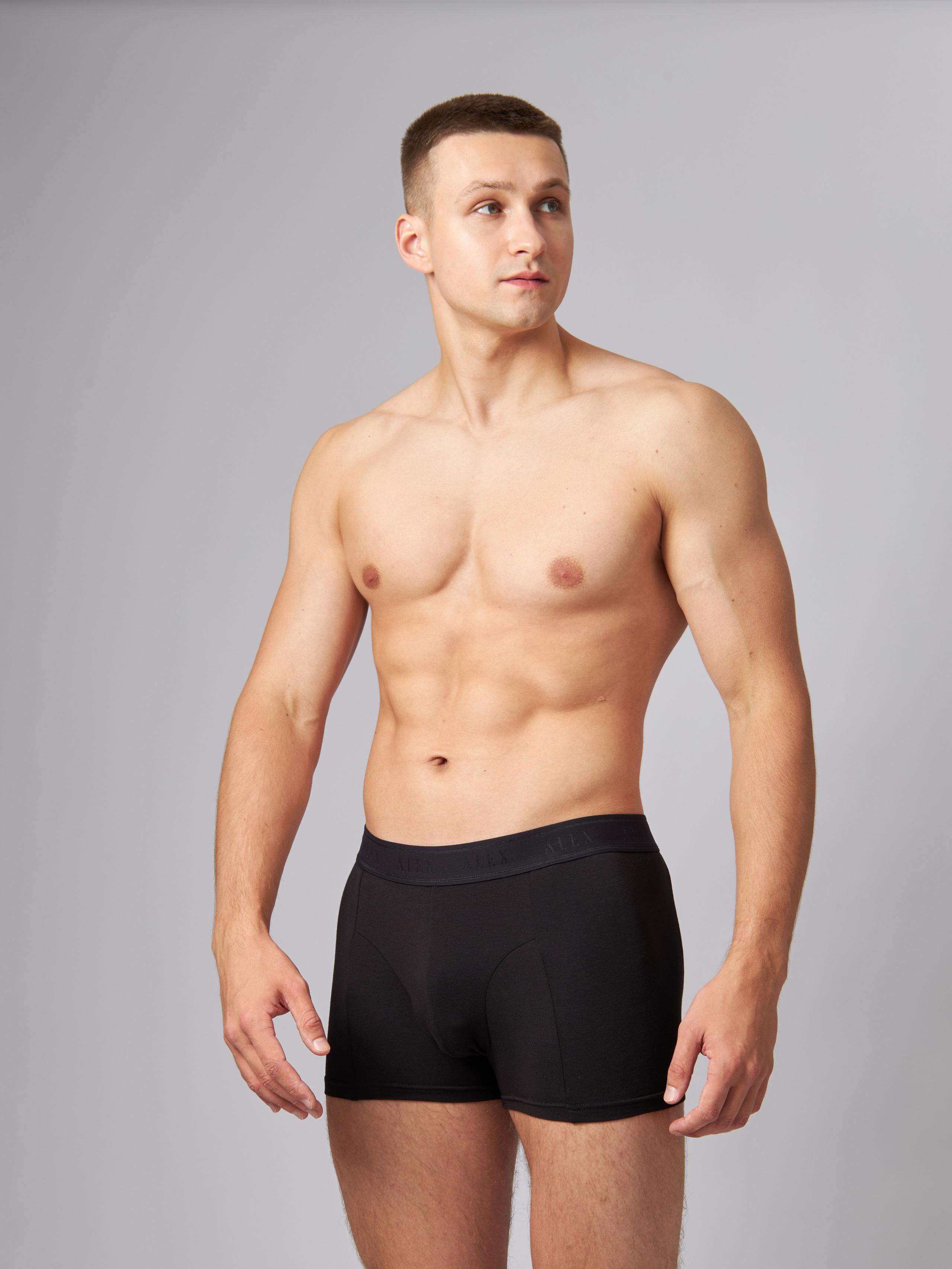 Артем, 185 см, 50-52 р-р. KED Production — продакшн из СПб. Создаём фото, видео и контент, который помогает брендам и селлерам продавать больше