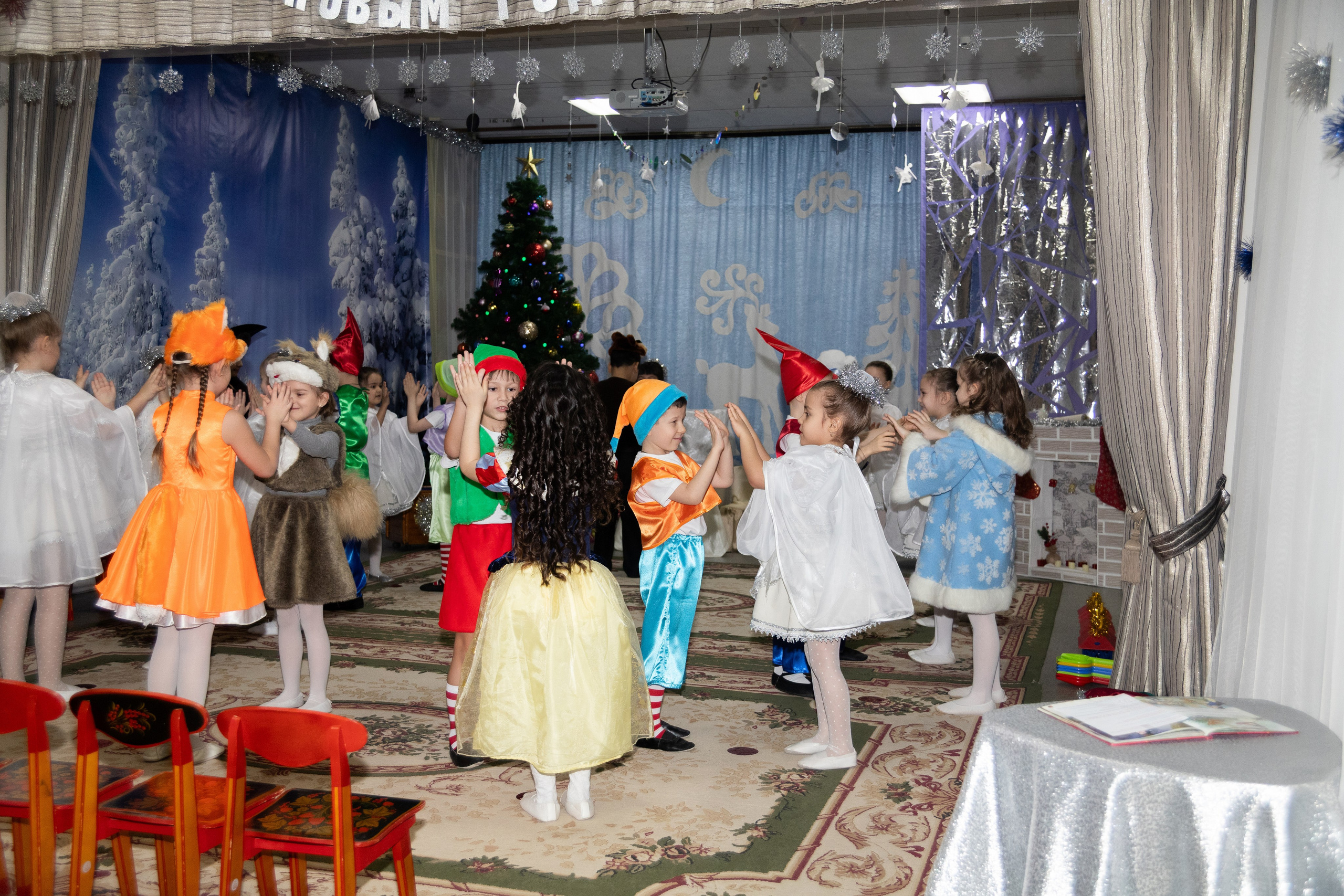Новогодний утренник подготовительной группы. Индивидуальный и свадебный фотограф в Москве, Электростали и Туле Кадейкина Екатерина