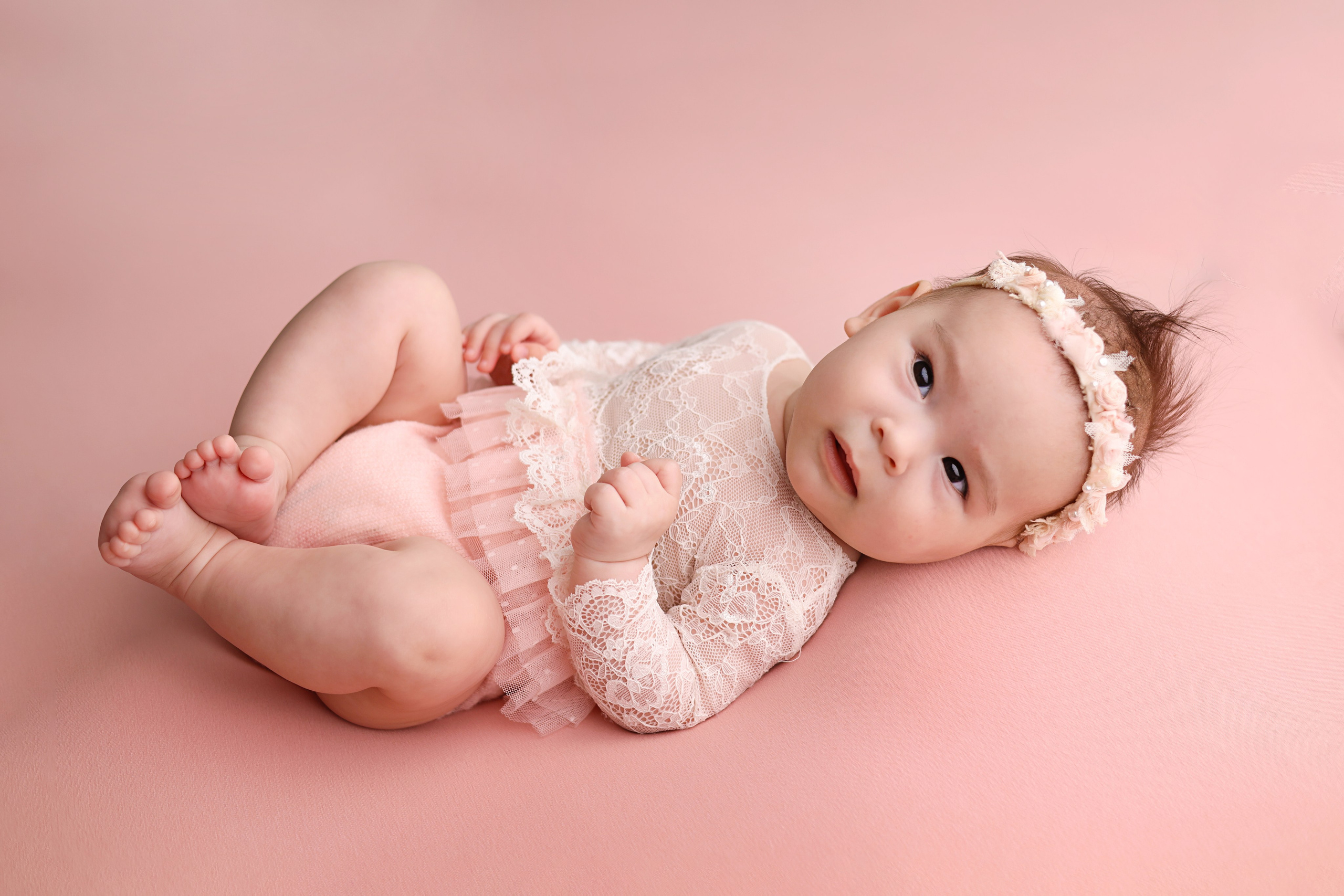 Фотосессия Василисы в студии в Бутово. Фотограф новорожденных Москва. Ньюборн фотограф Москва