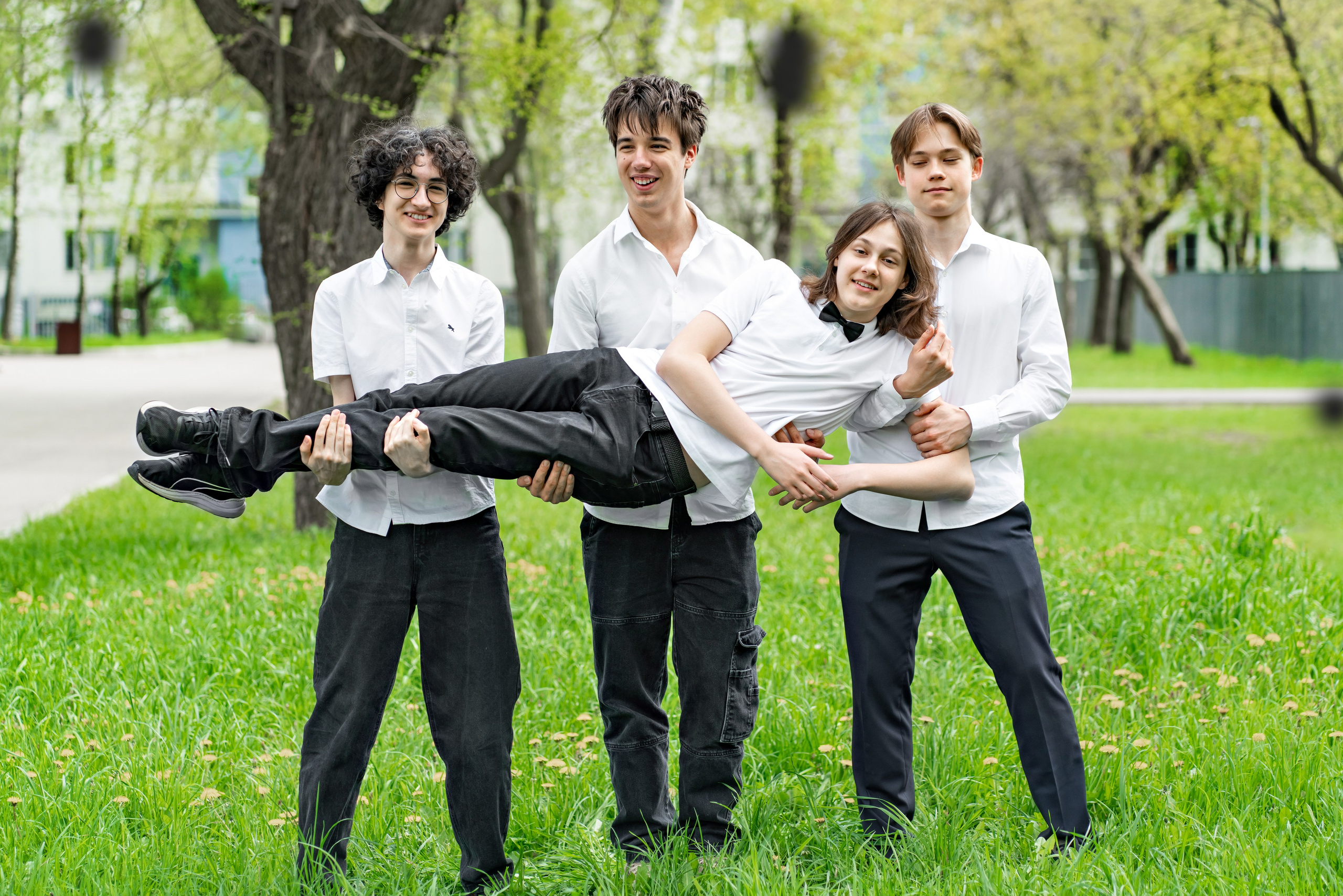 Фотосессия в классе и на территории школы. 9-М класс Школа 1568. Детский и семейный фотограф г. Москва Оксана Катаджи