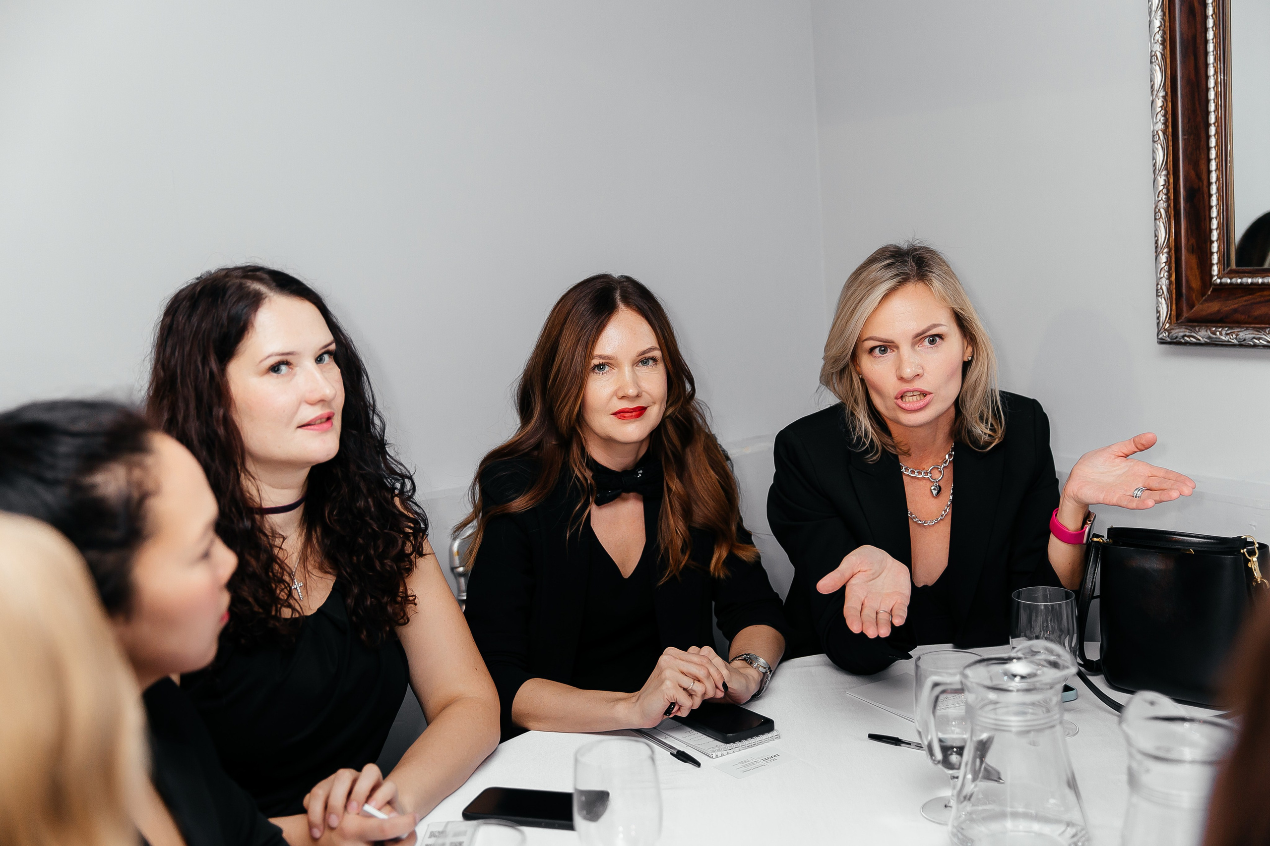 Фотозона+выступление спикеров. Фотограф в Красноярске Надежда Воскресенская