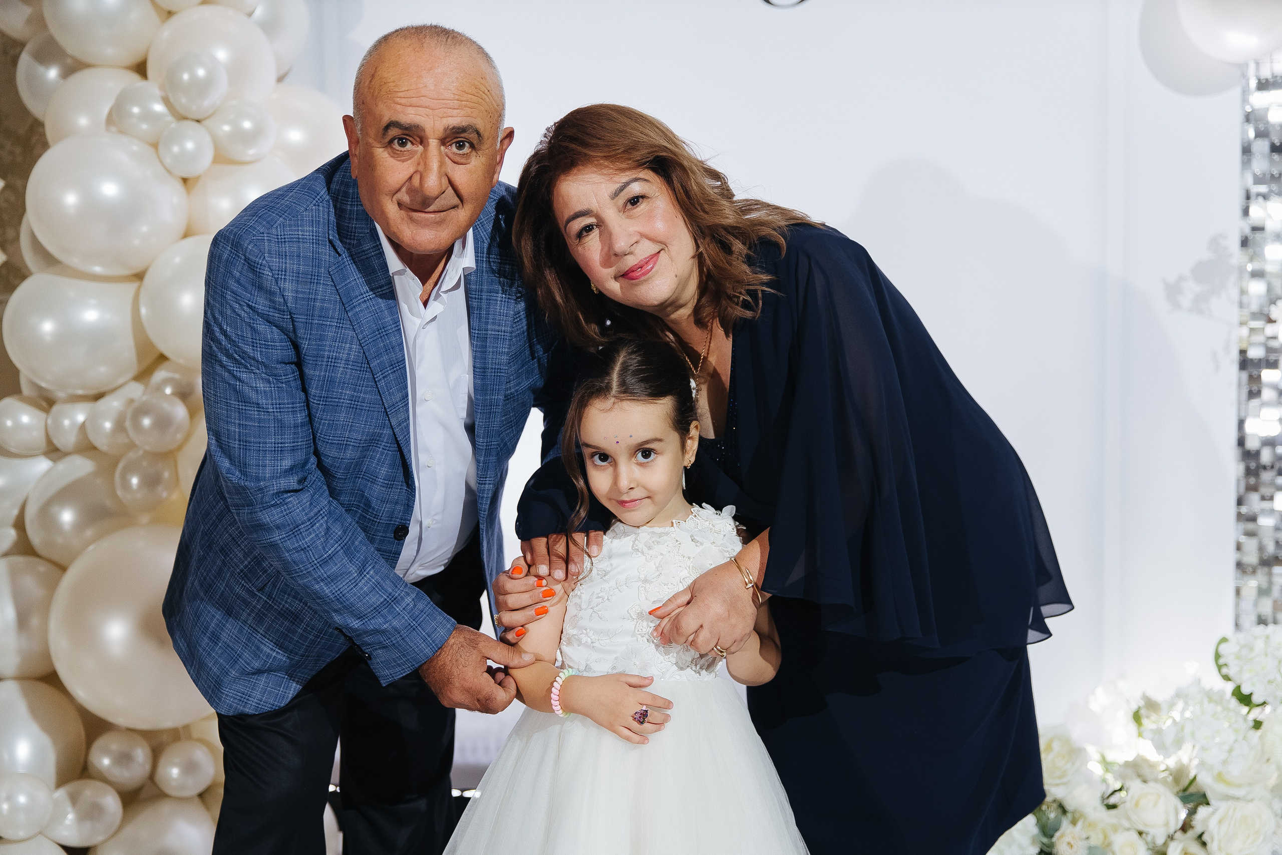 Ани и Назели. 35&5 День рождения, «Янтарь». Фотограф в Красноярске Надежда Воскресенская