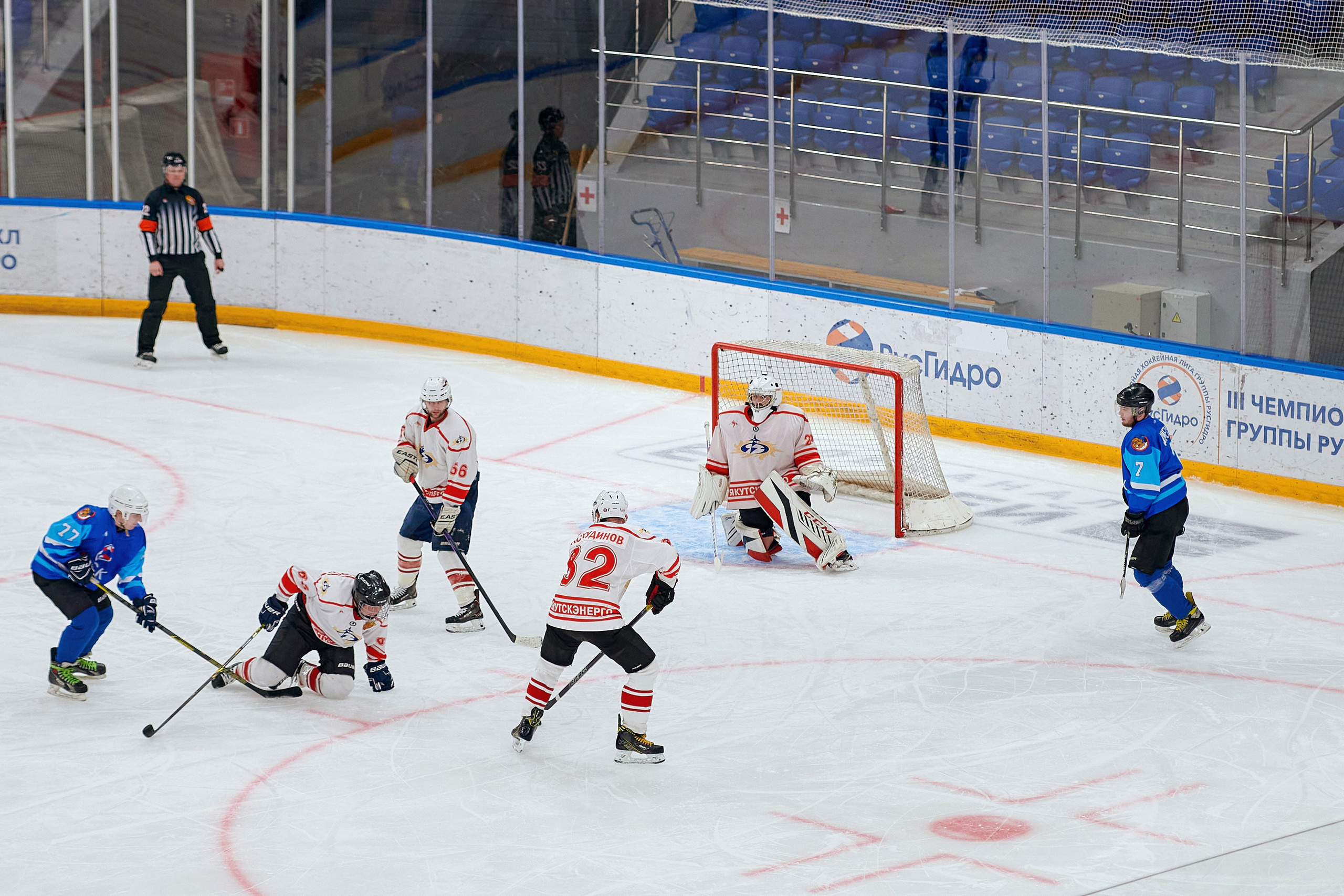 Портфолио репортажной фотосъёмки: Кристалл арена — Хоккей — РусГидро. Фотограф Яковлев Роман — Красноярск