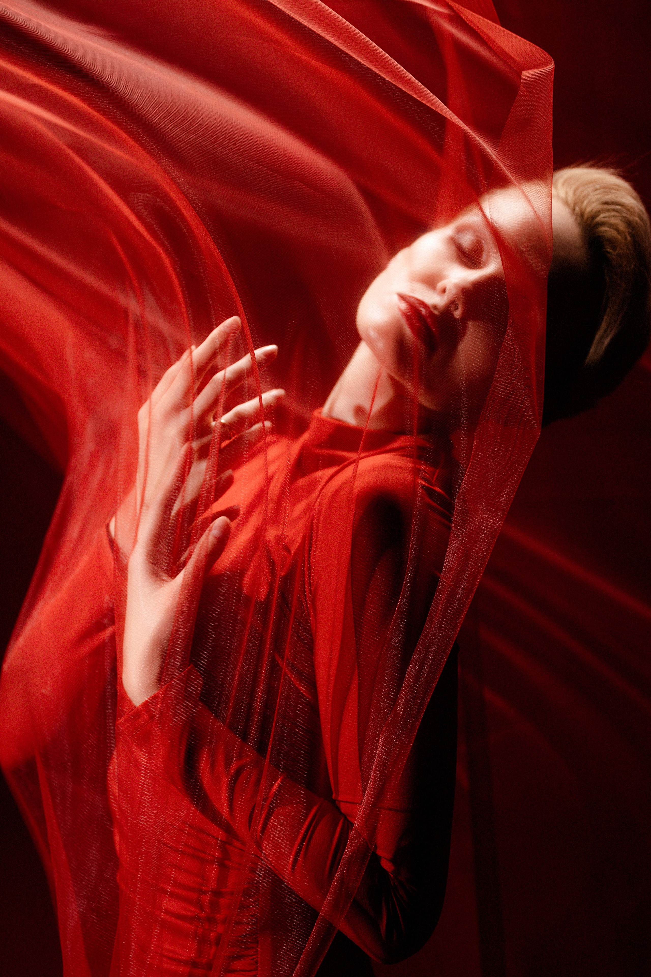 Цвет настроения — красный. Устинова Софья. Фотограф. Москва