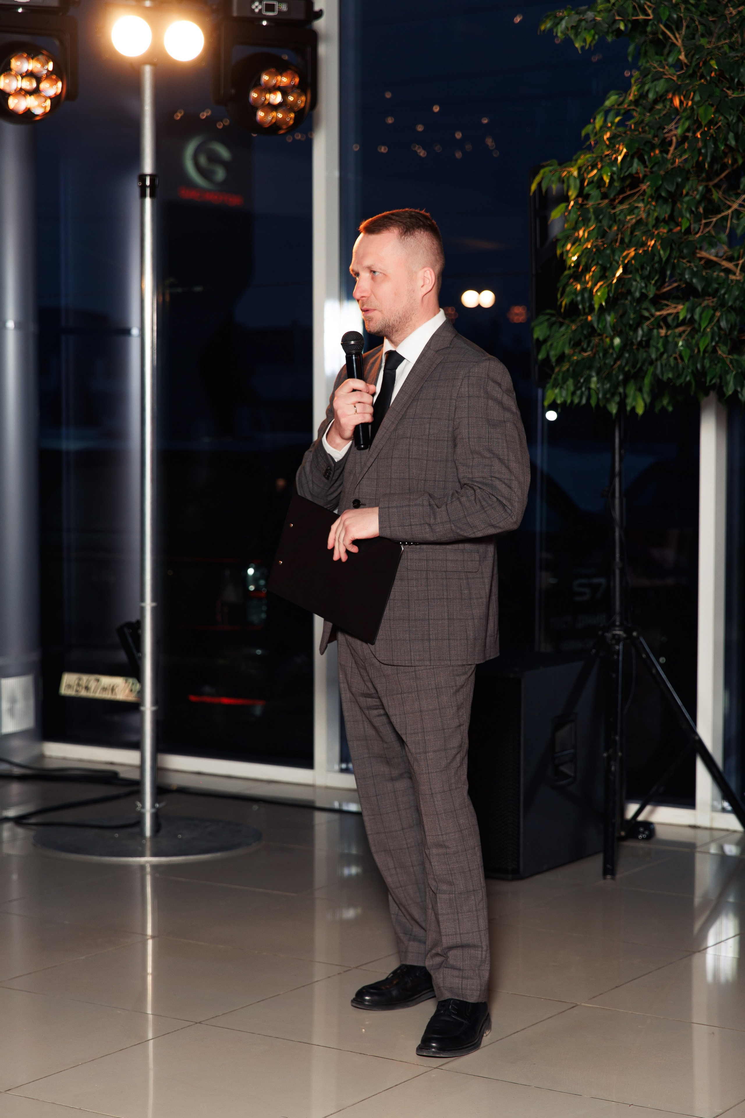 Презентация новой Toyota RAV4. Репортажный и свадебный фотограф в Уфе Павел Кожевников