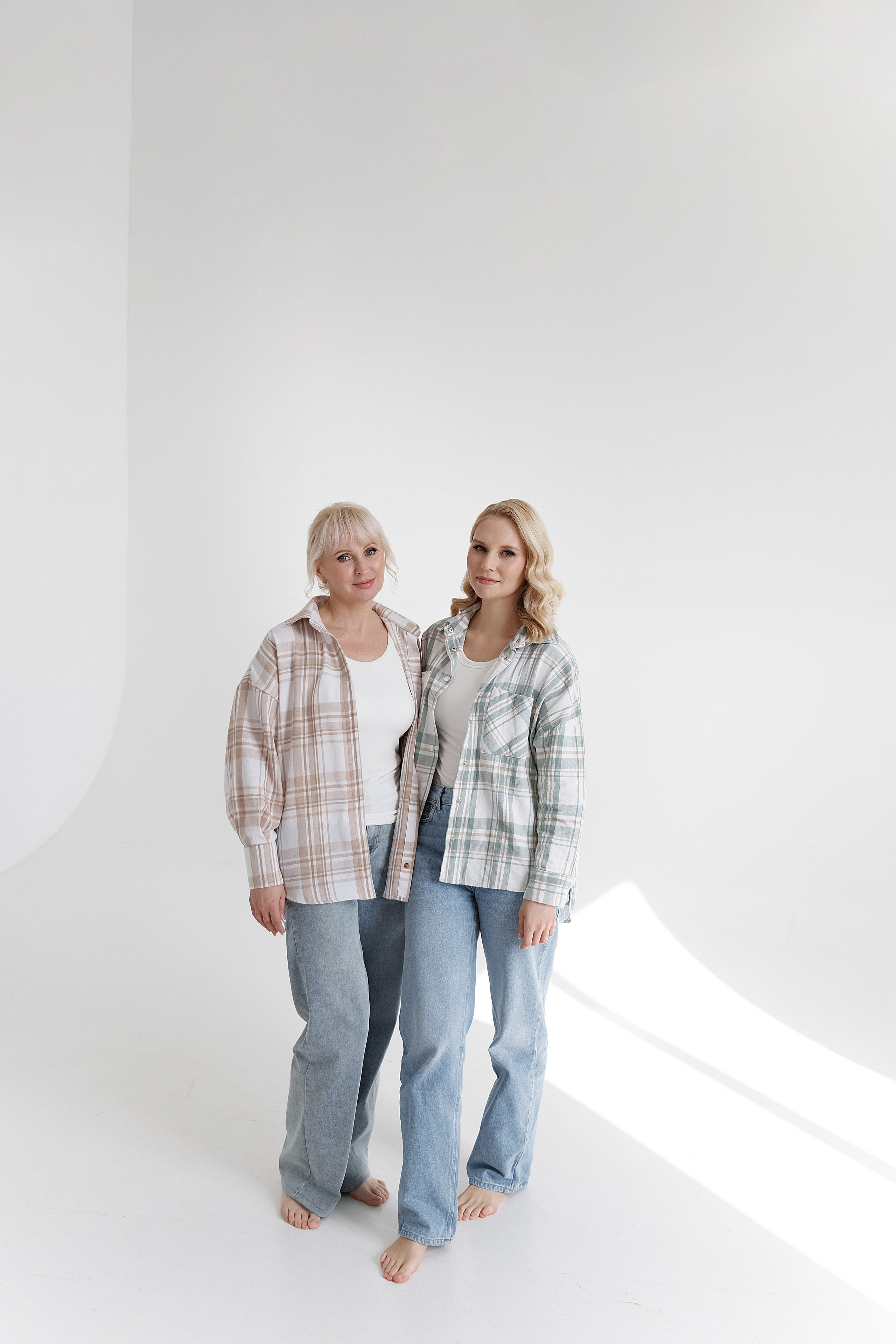 Диана с мамой в студии. Свадебный фотограф в Пскове и Санкт-Петербурге | Анна Голикова