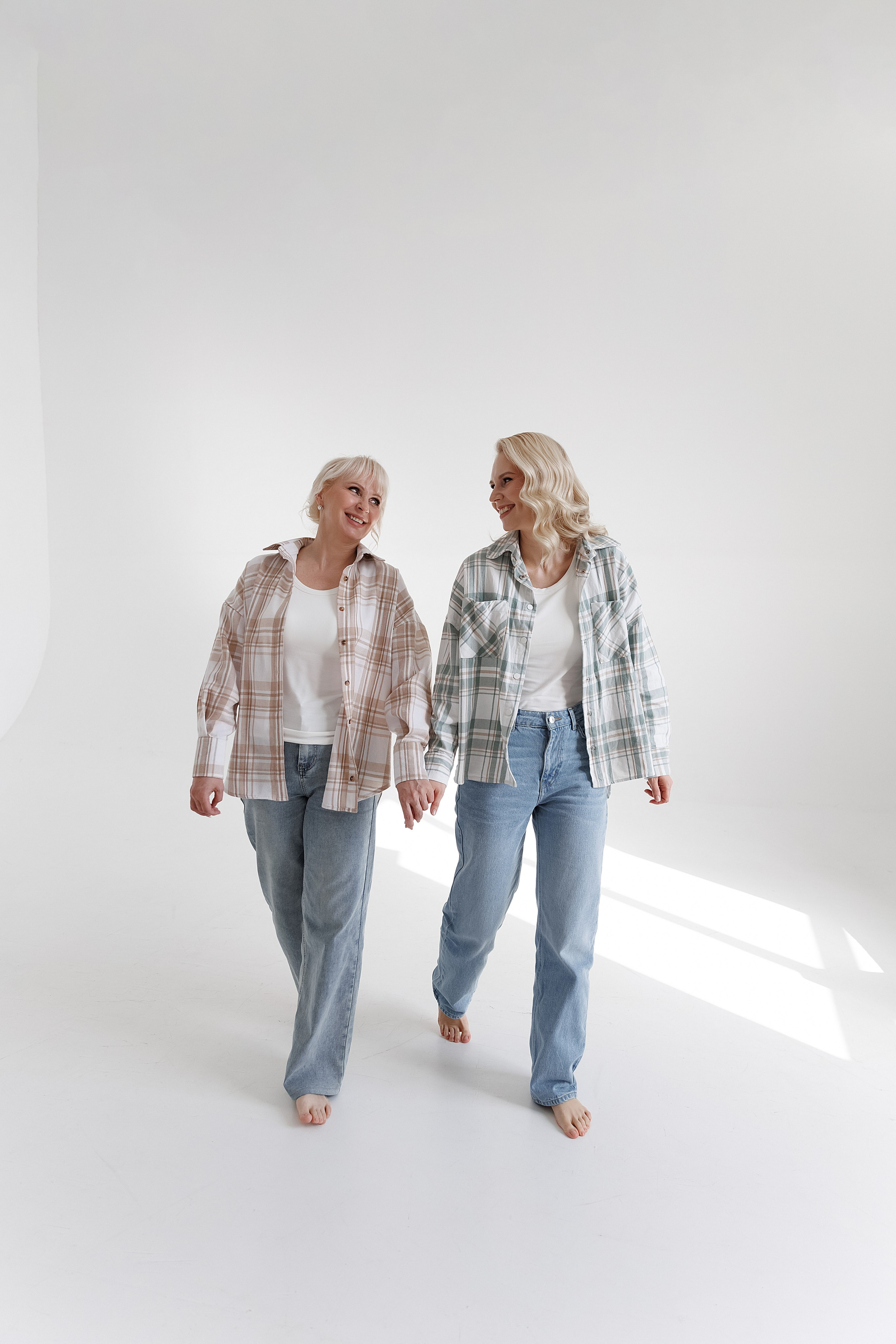 Диана с мамой в студии. Свадебный фотограф в Пскове и Санкт-Петербурге | Анна Голикова