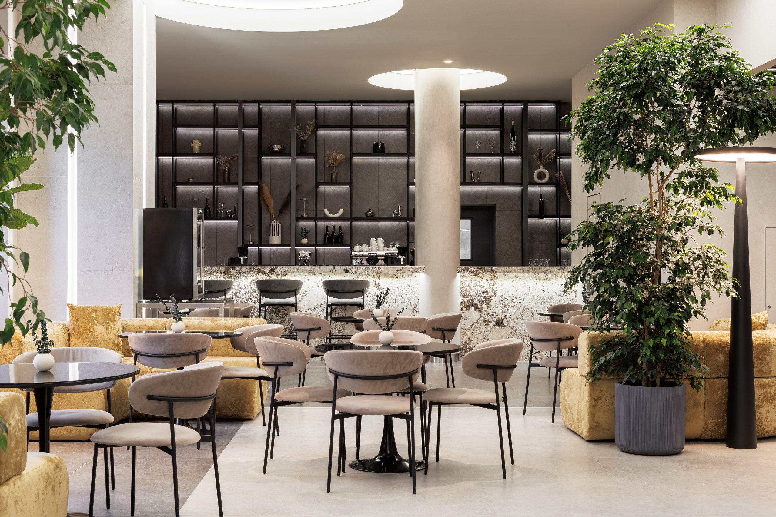 Лобби отеля Svet