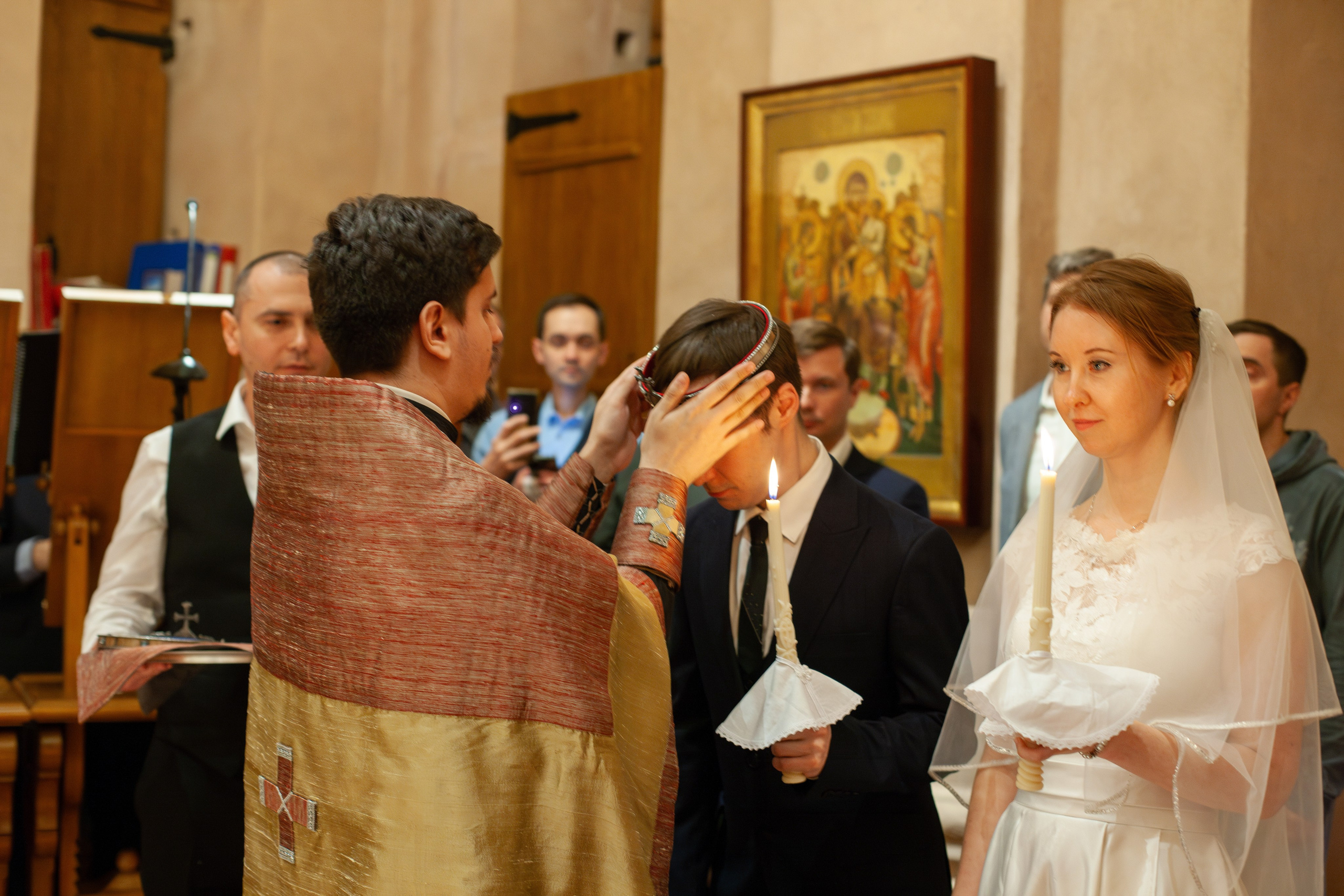 Венчание в храме Антипы Пергамского, стиль «ORWO UT21». Фотограф на крещение/венчание