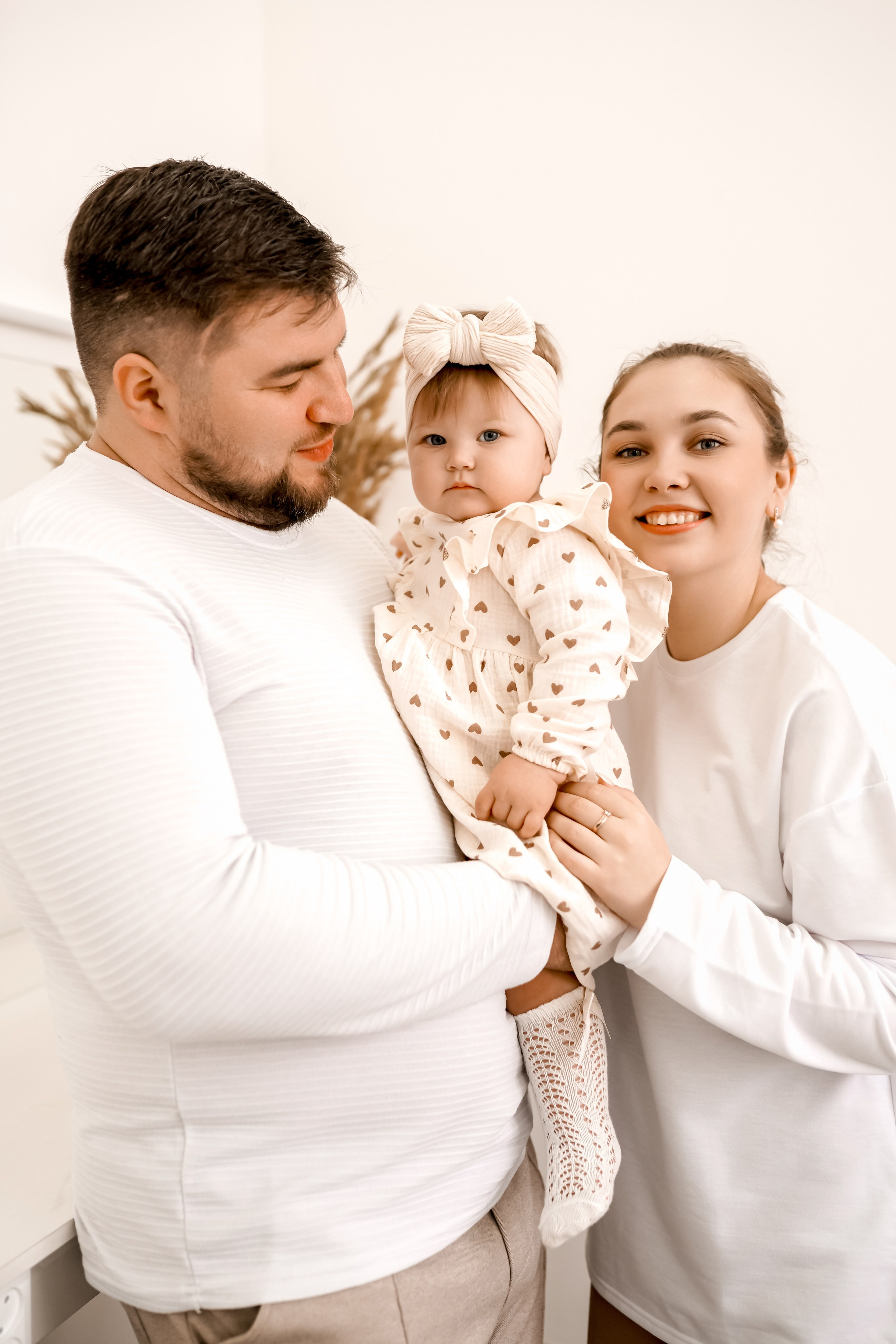 Семейная новогодняя фотосъемка в студии. Фотограф Ким Наталья в Красноярске