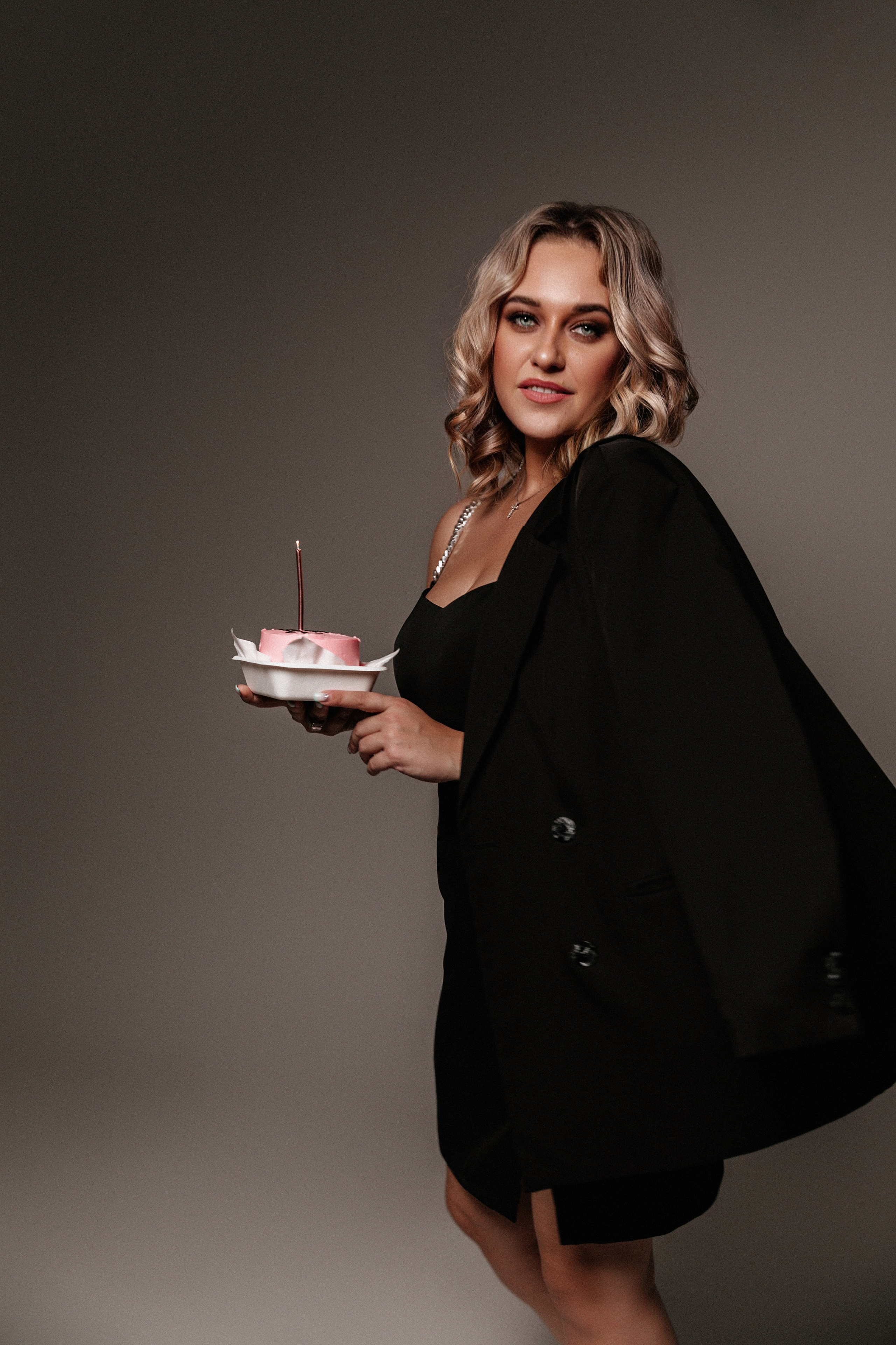 Фотосессия на циклораме. Свадебный фотограф в новокузнецке