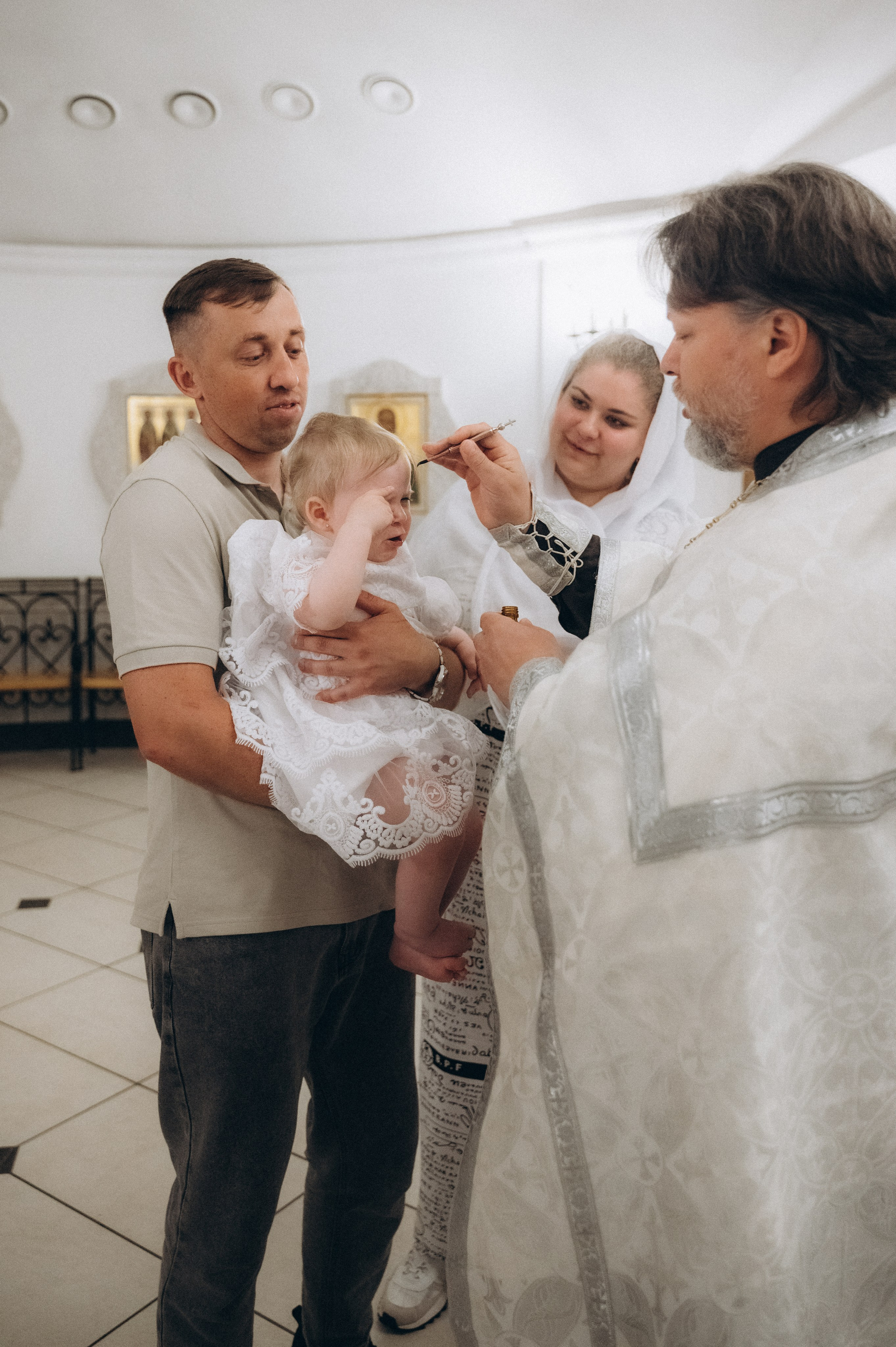 Крещение Владиславы (Криптовый храм в честь собора Новомучеников и Исповедников земли Белорусской). Семейный фотограф в Минске Дарья Дреко