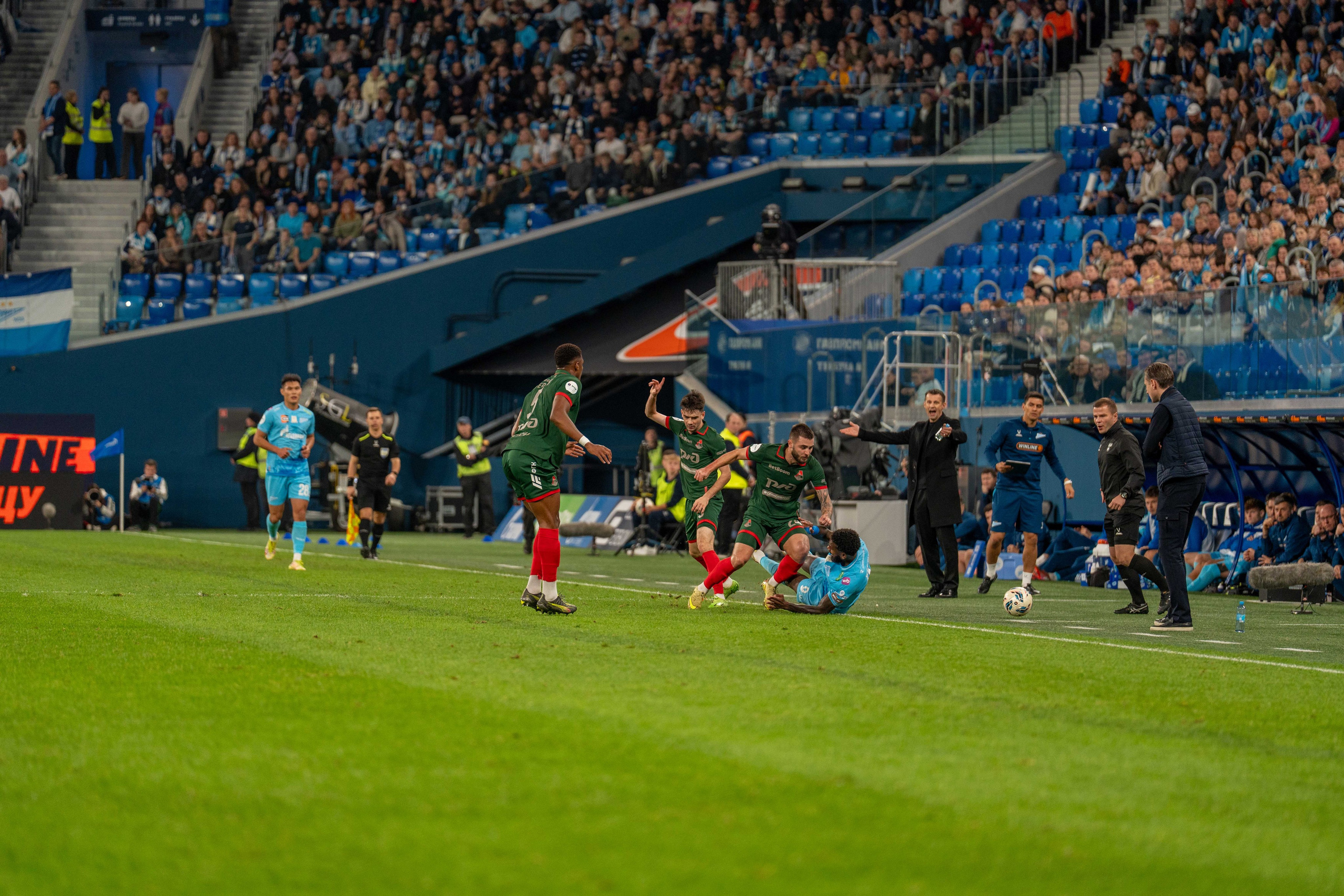 Зенит — Локомотив: фотогалерея 14-го тура РПЛ на Газпром Арене | Антон Гауф. Спортивный фотограф в Санкт-Петербурге | Антон Гауф