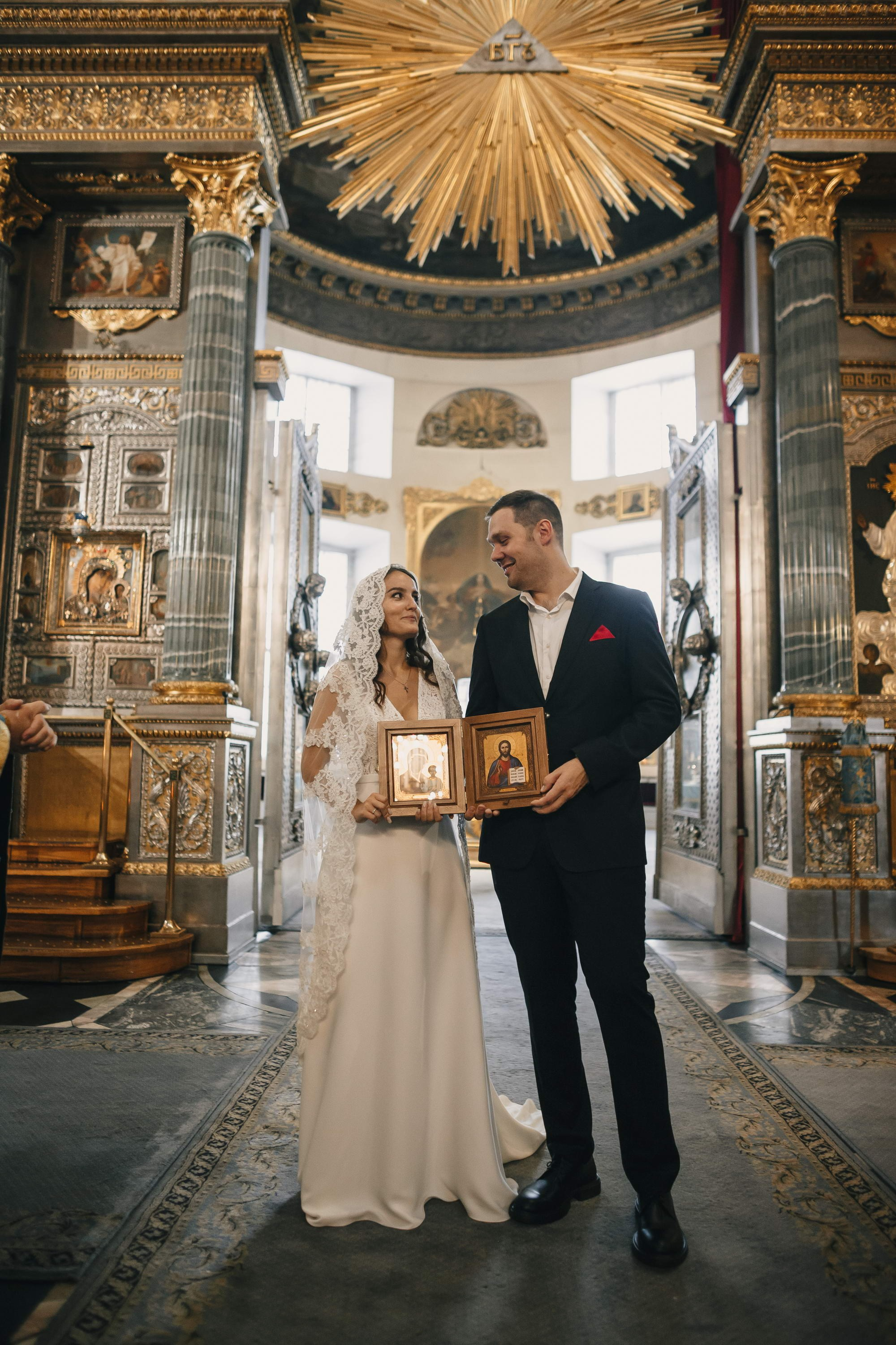 Венчание интернациональное. Свадебный фотограф Игорь Брундасов 8PHOTO на свадьбу венчание загс СПб