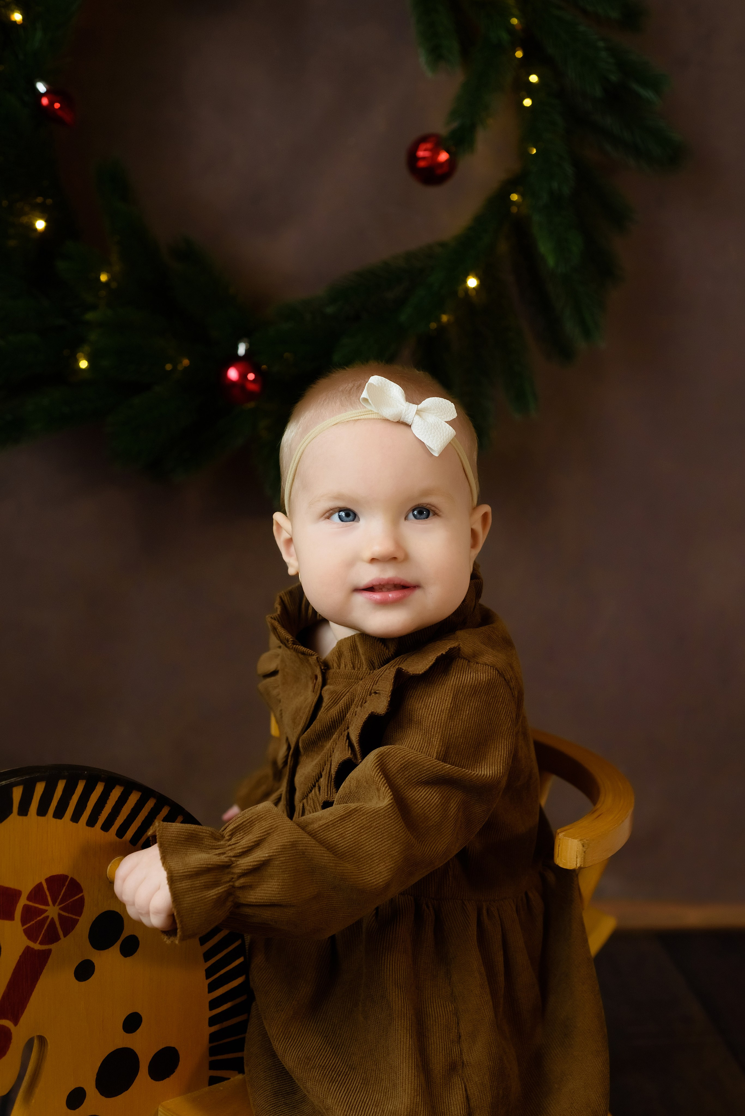 Новогодняя фотосессия «Минимализм на темном» Милана. Детский Фотограф |Фотограф на годик в Брянске Ирина Романова