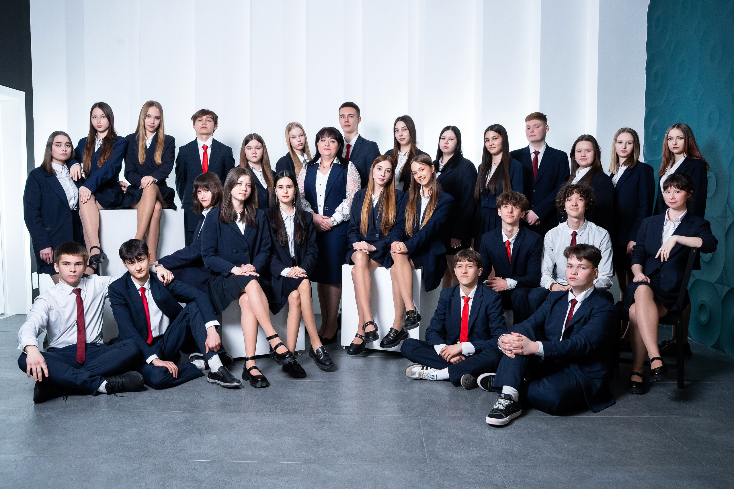 Выпускная фотосессия в фотостудии. Выпускные альбомы Нижнекамск Набережные Челны Фотостудия Небо