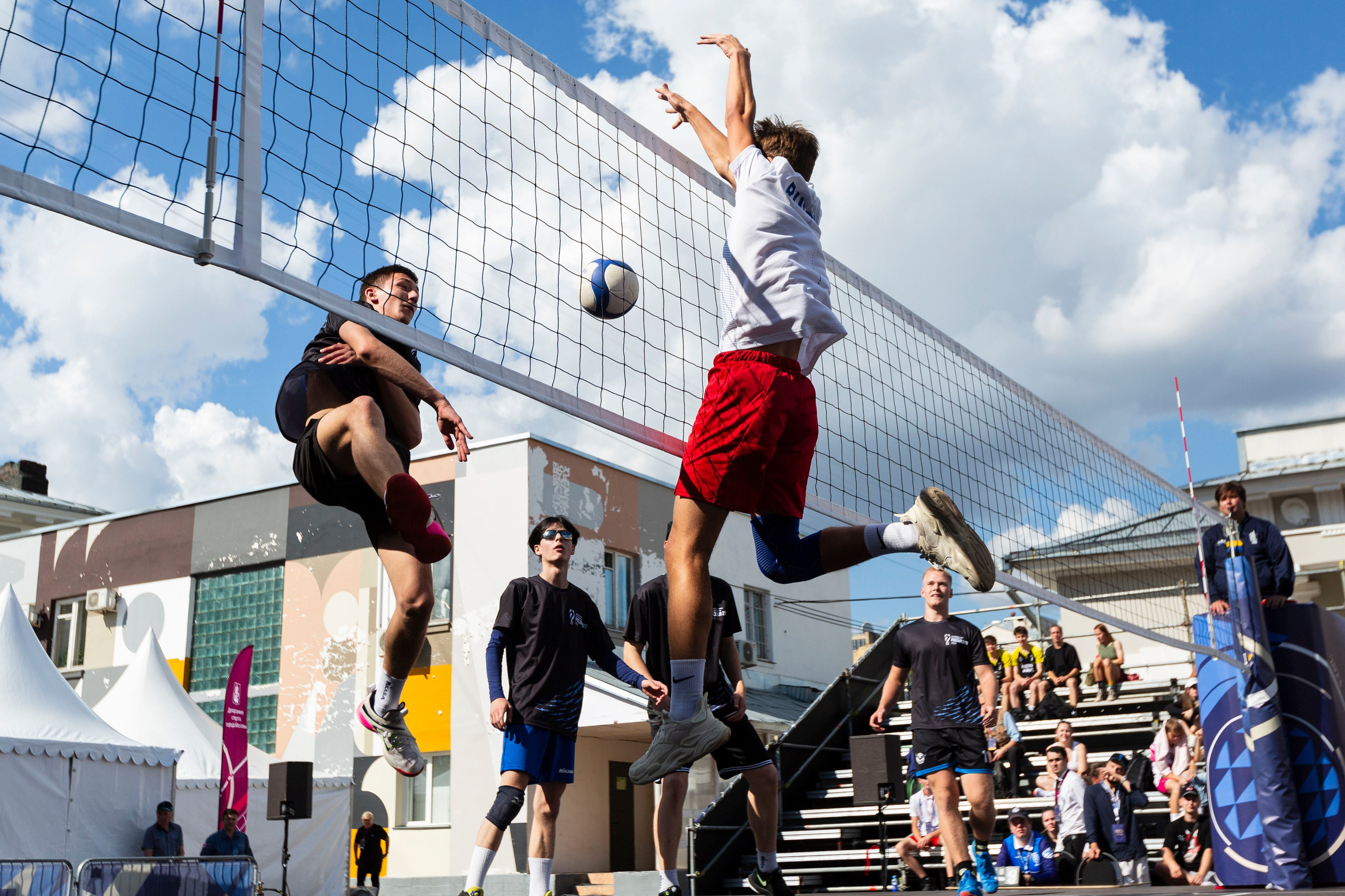 100 ЛЕТ ОТЕЧЕСТВЕННОМУ ВОЛЕЙБОЛУ. Фотограф Георгий Нигматулин
