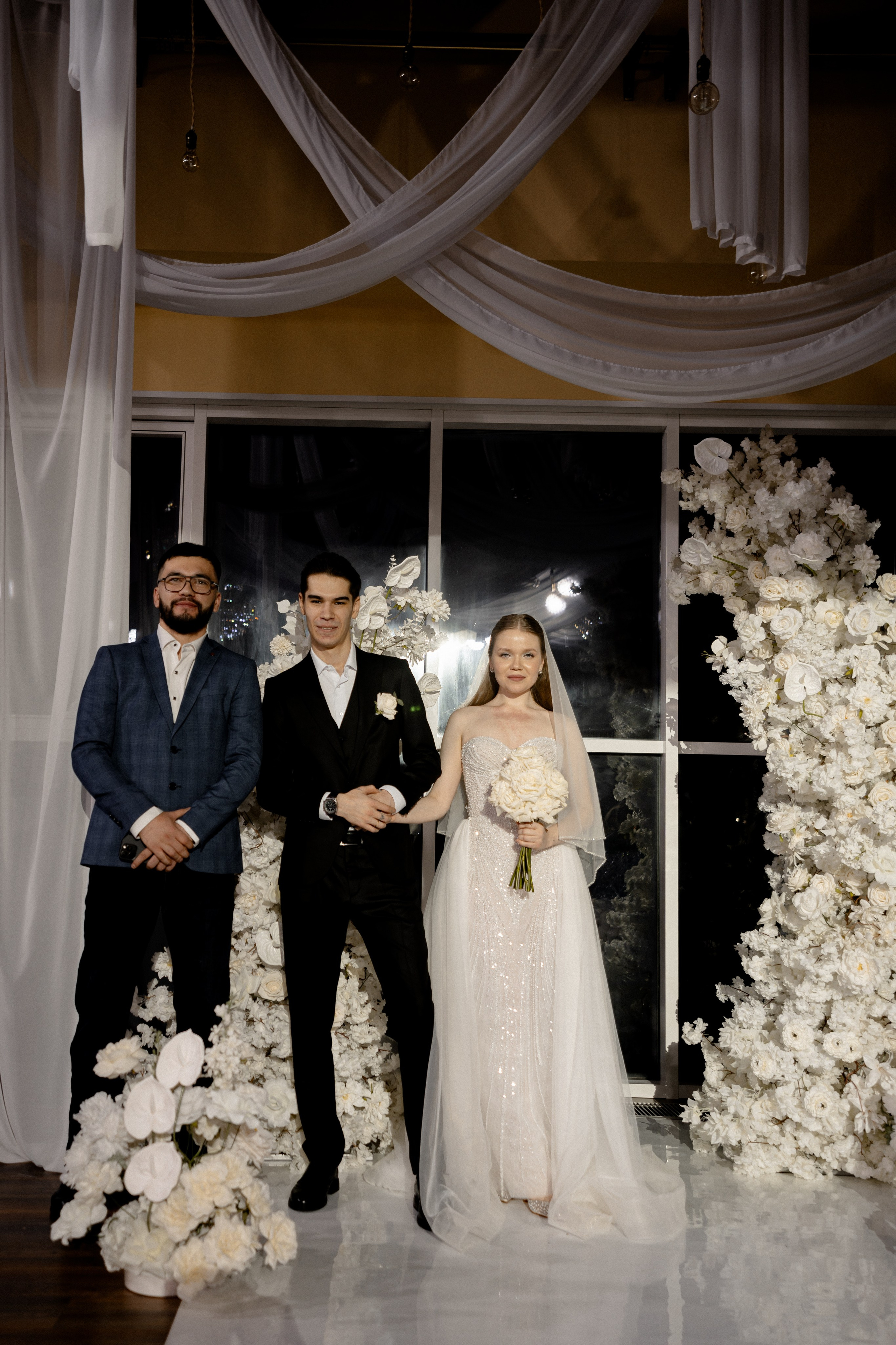 СВАДЕБНАЯ СЬЕМКА СБОРОВ В ОТЕЛЕ И ВЫЕЗД НА ЦЕРЕМОНИЮ (СНЯТО В СИБИРЕ В НИЖНЕВАРТОВСКЕ). Профессиональный фотограф, Санкт-Петербург — Виктория Богомолова