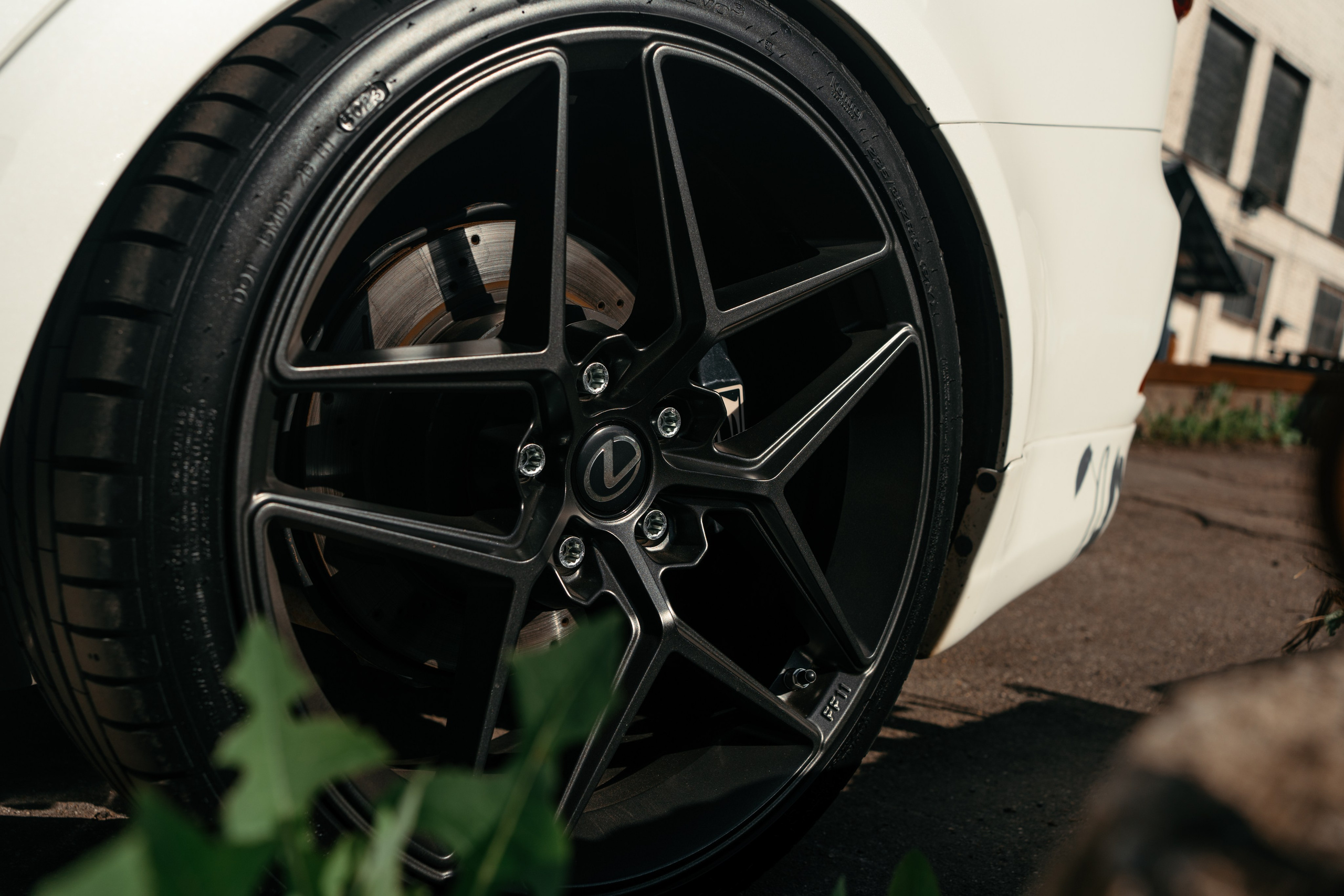 Lexus is250 sd_mov. DeLorein