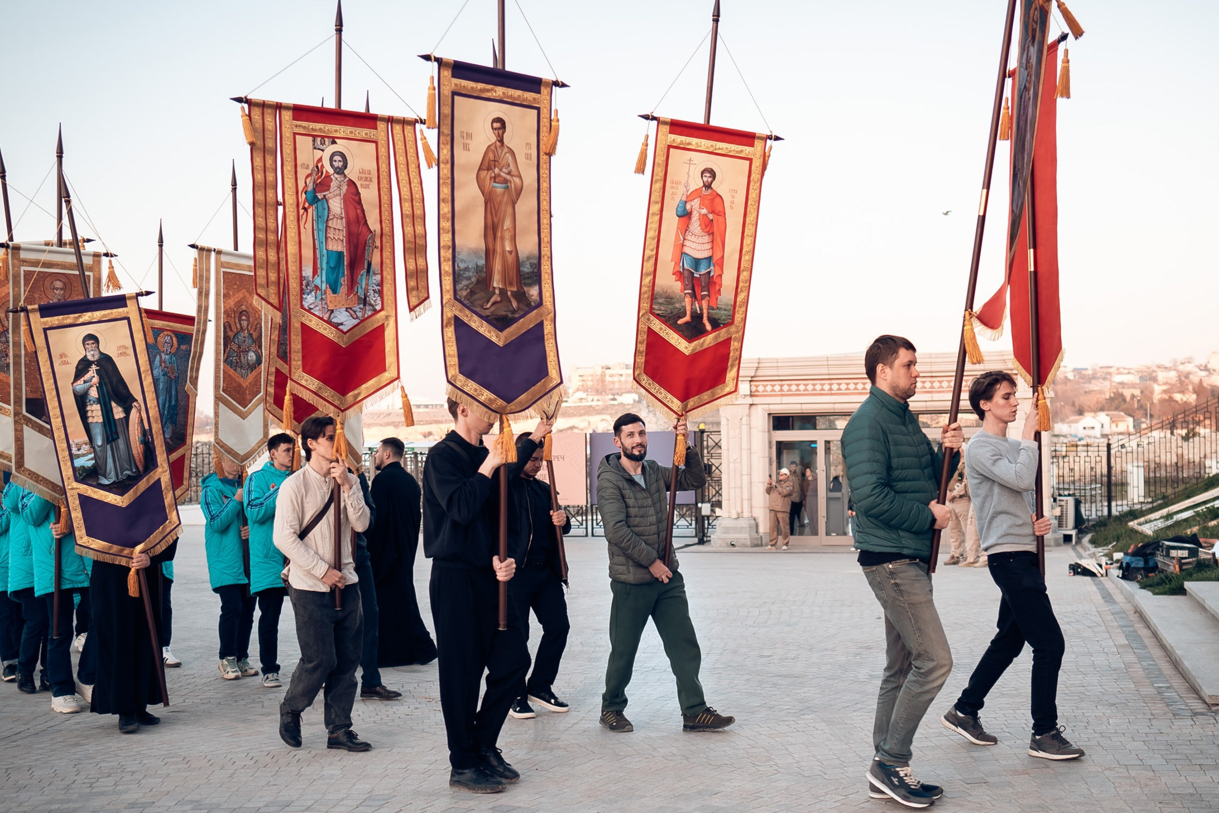 Богослужение Великой пятницы в Херсонесском монастыре Севастополь. Церковный фотограф Севастополь