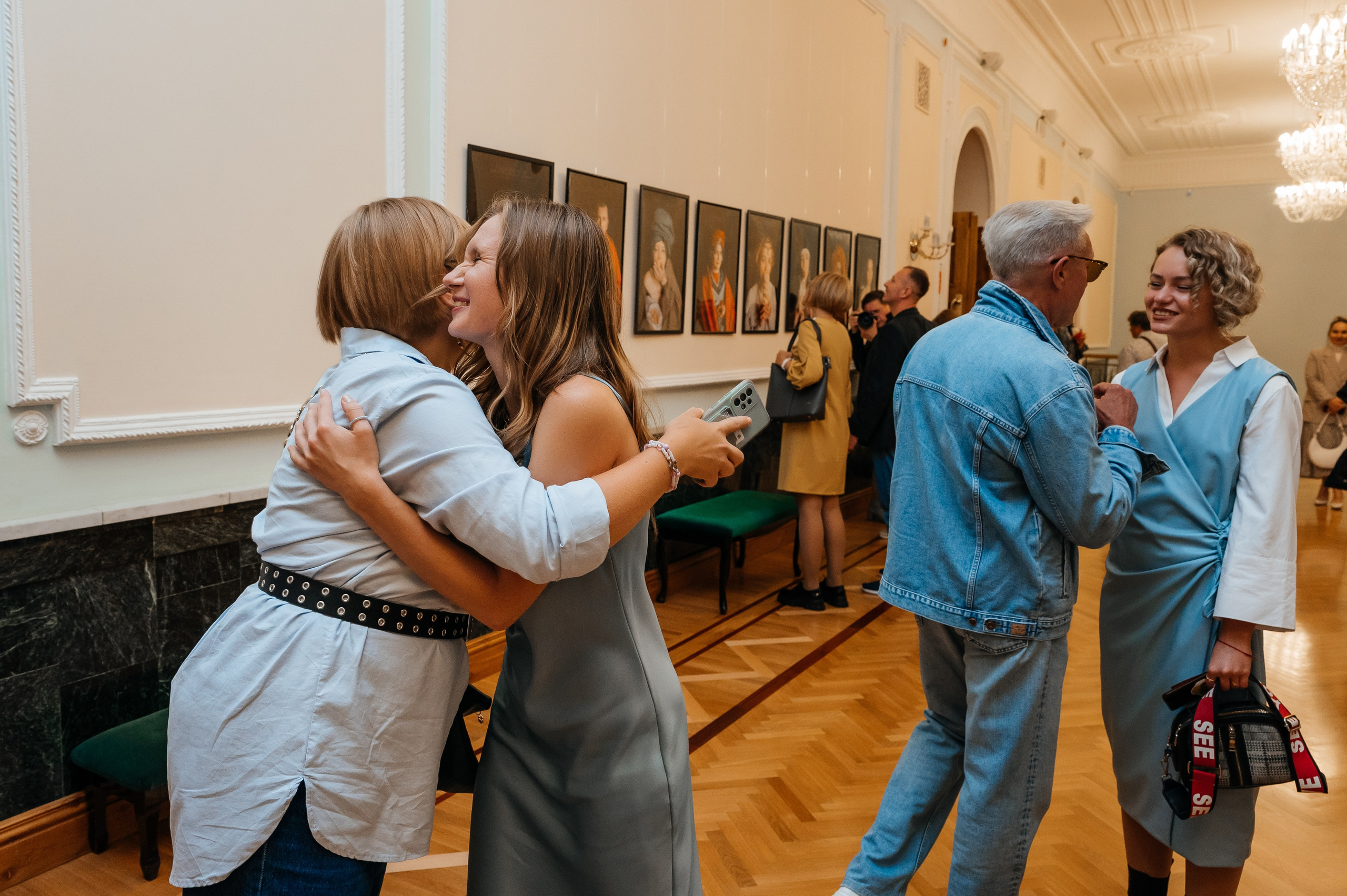 Открытие выставки Кати Васильевой в Молодежном театре. Wedding and family photographer USA