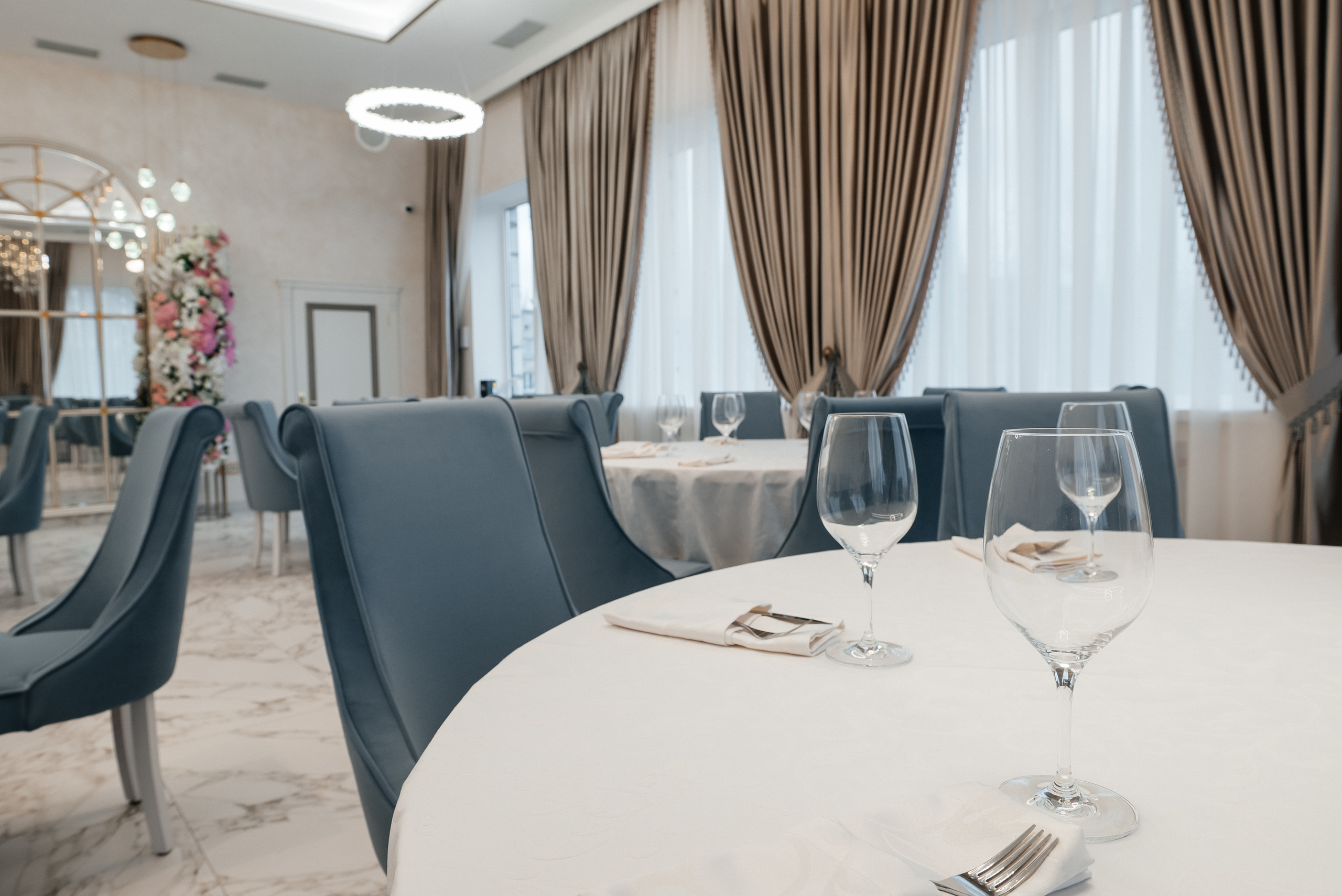 Интерьерная фотосессия для ресторана. Фотограф Москва Настя Профотовна. Репортажные, свадебные и контент фотосессии