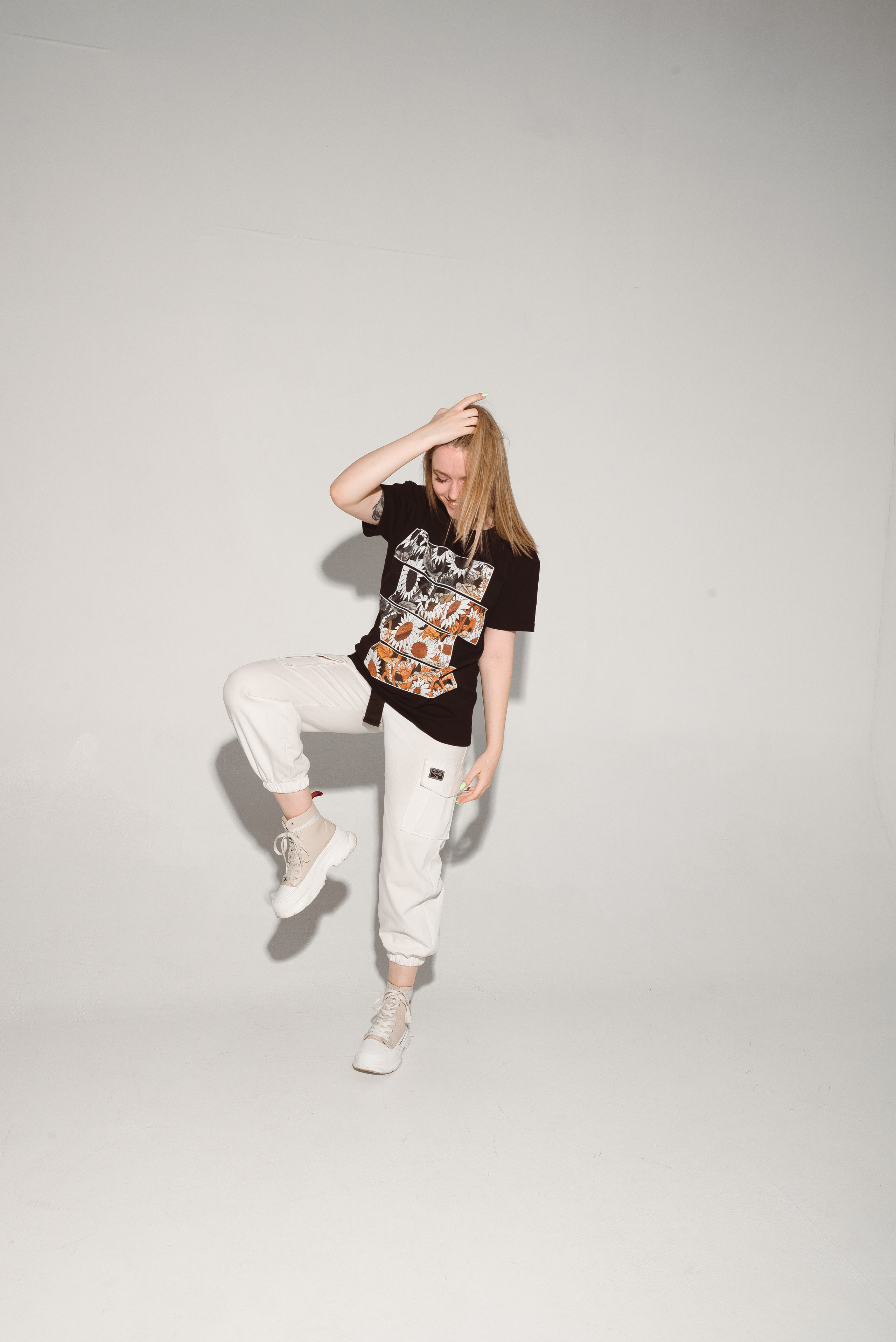 Съемка футболок (@ninushid). Фотограф Москва Настя Профотовна. Репортажные, свадебные и контент фотосессии