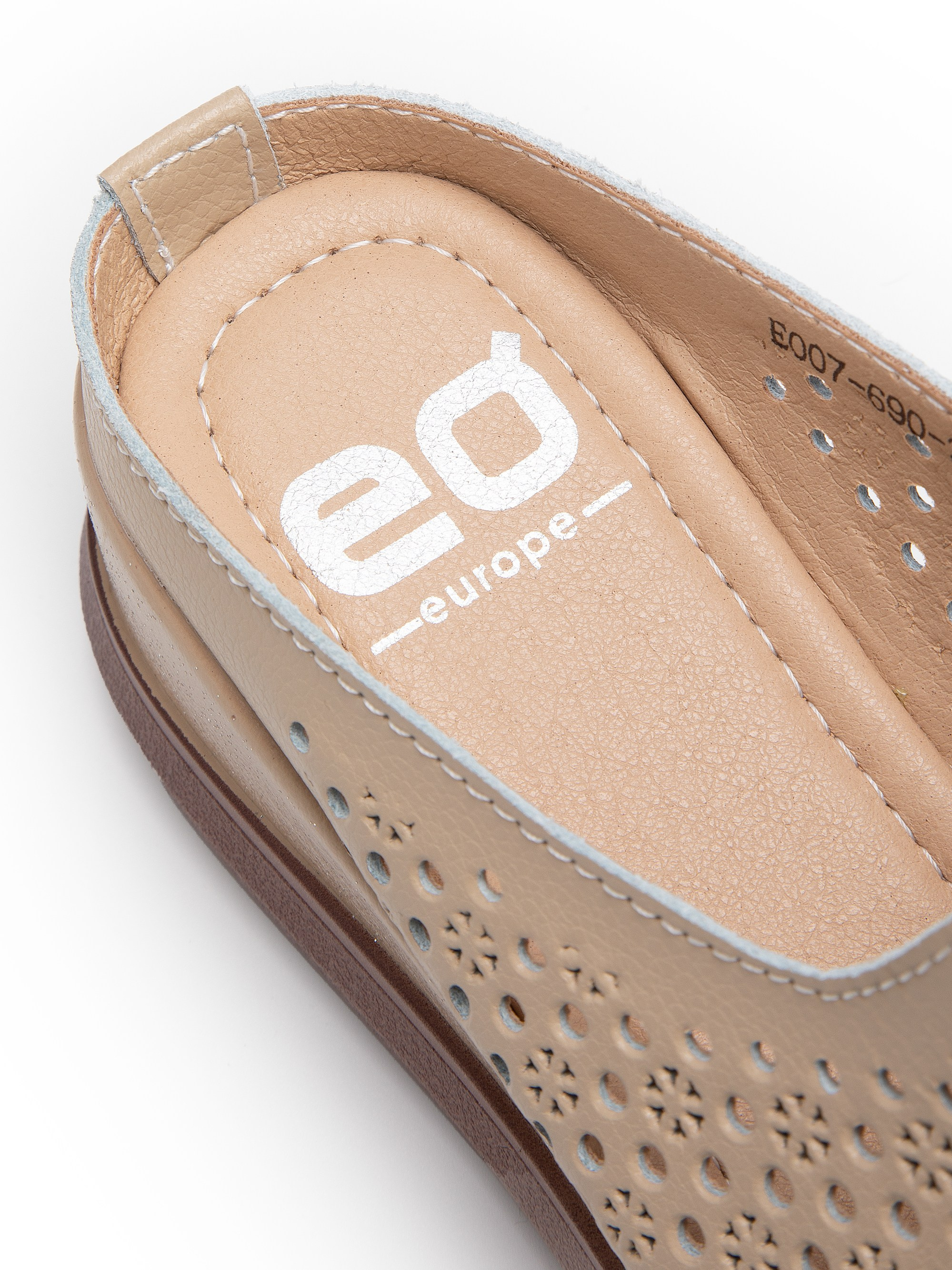 Каталожная фотография обуви. Фотограф в Москве Егор Гончаров