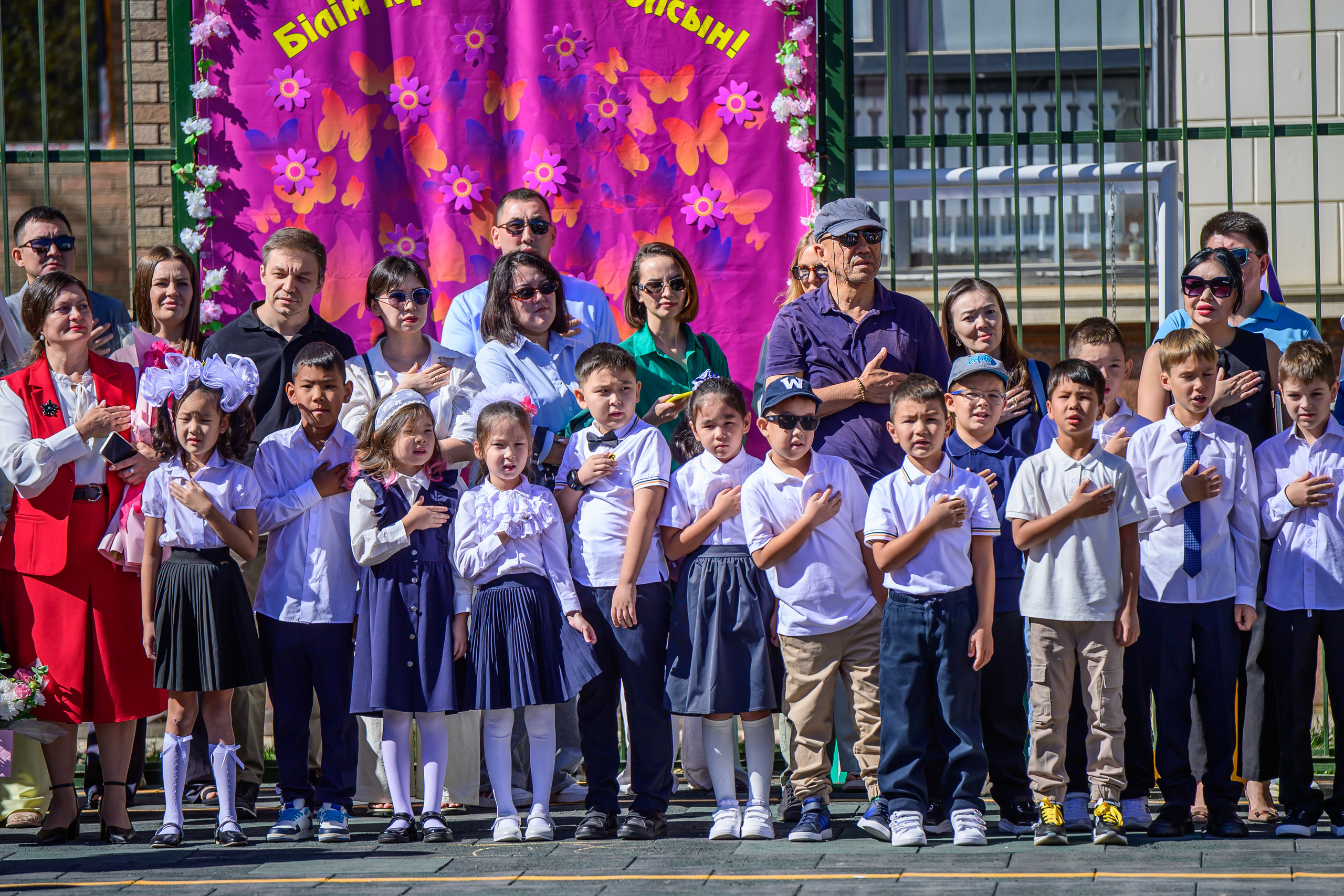 Фотосъемка мероприятия  1 Сентября в Abay International Shool. Фотограф в Алматы Егор Поленов