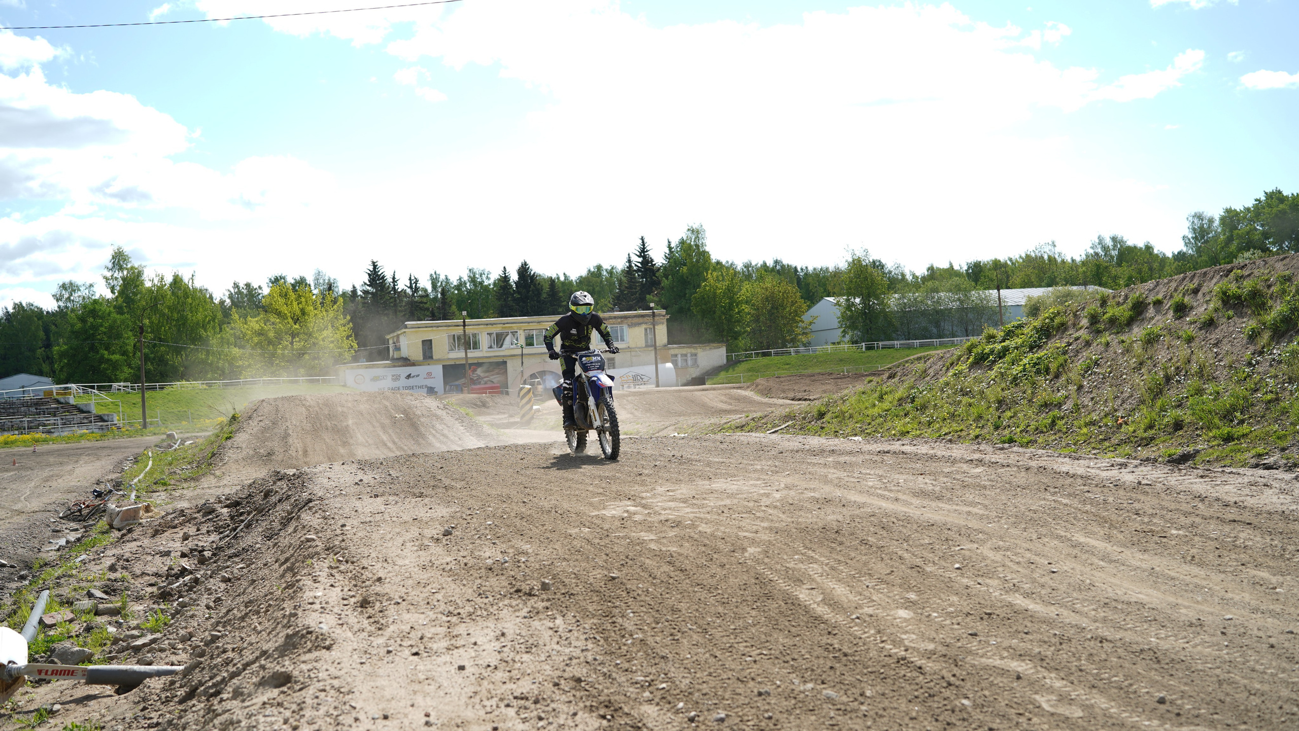 Катя Ли. Графический дизайнер Илья Левченко